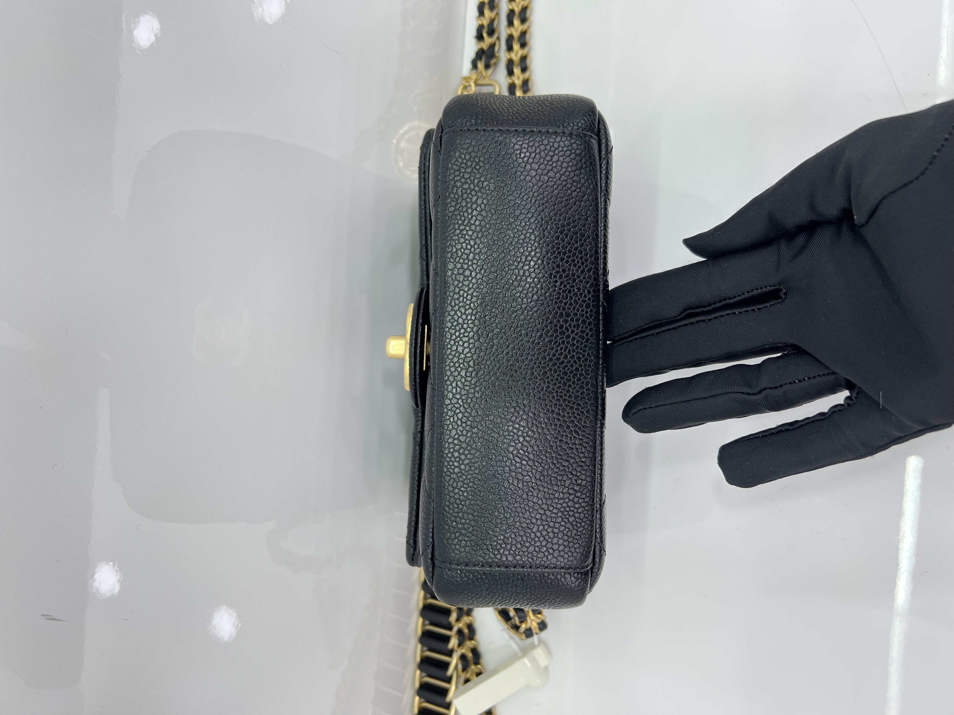 Pre-owned Chanel Coin bag With microchip Product Code: 26032701