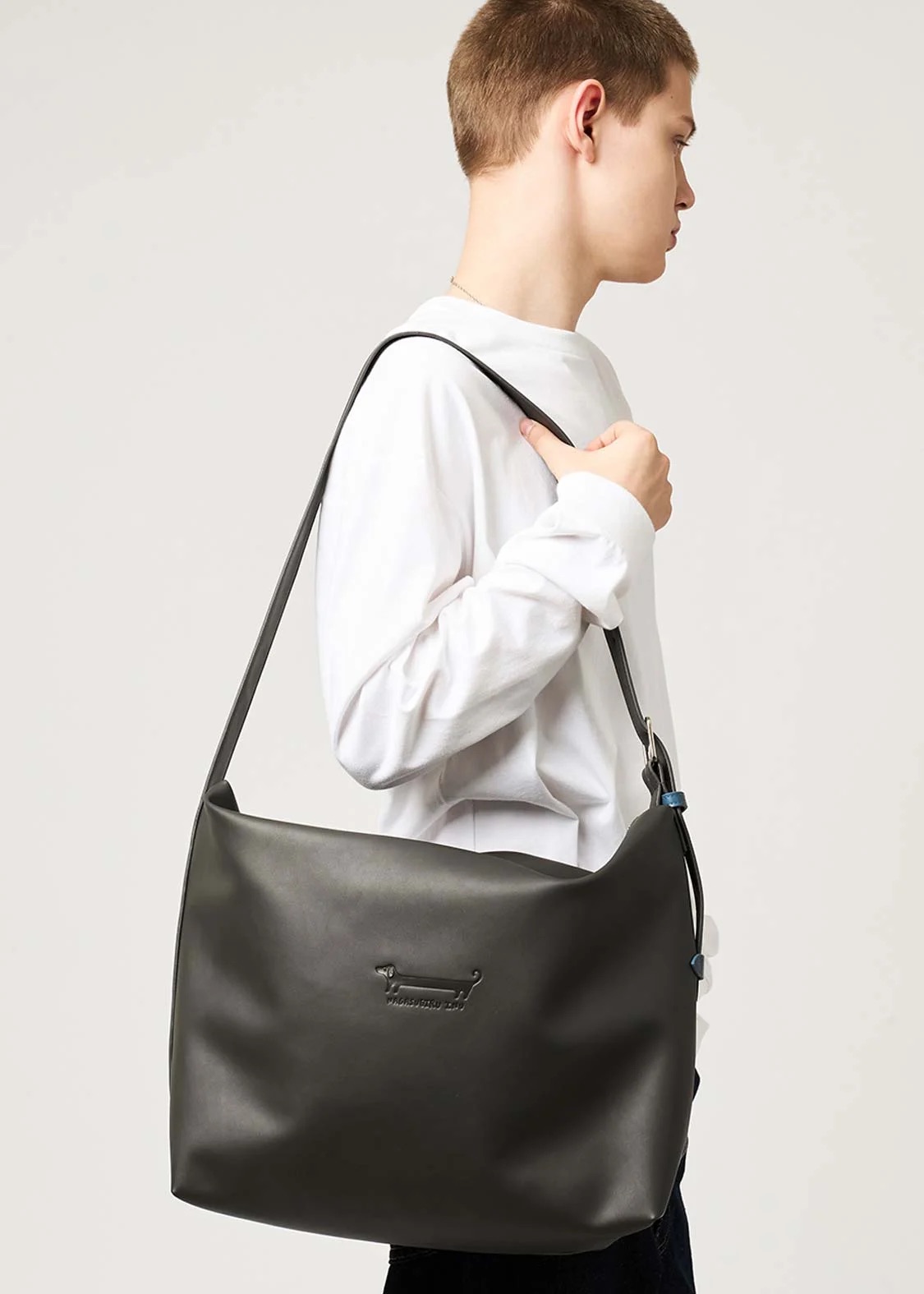 📦訂購 日本限定 graniph INagasugiru Inu 臘腸狗 PU皮側背包