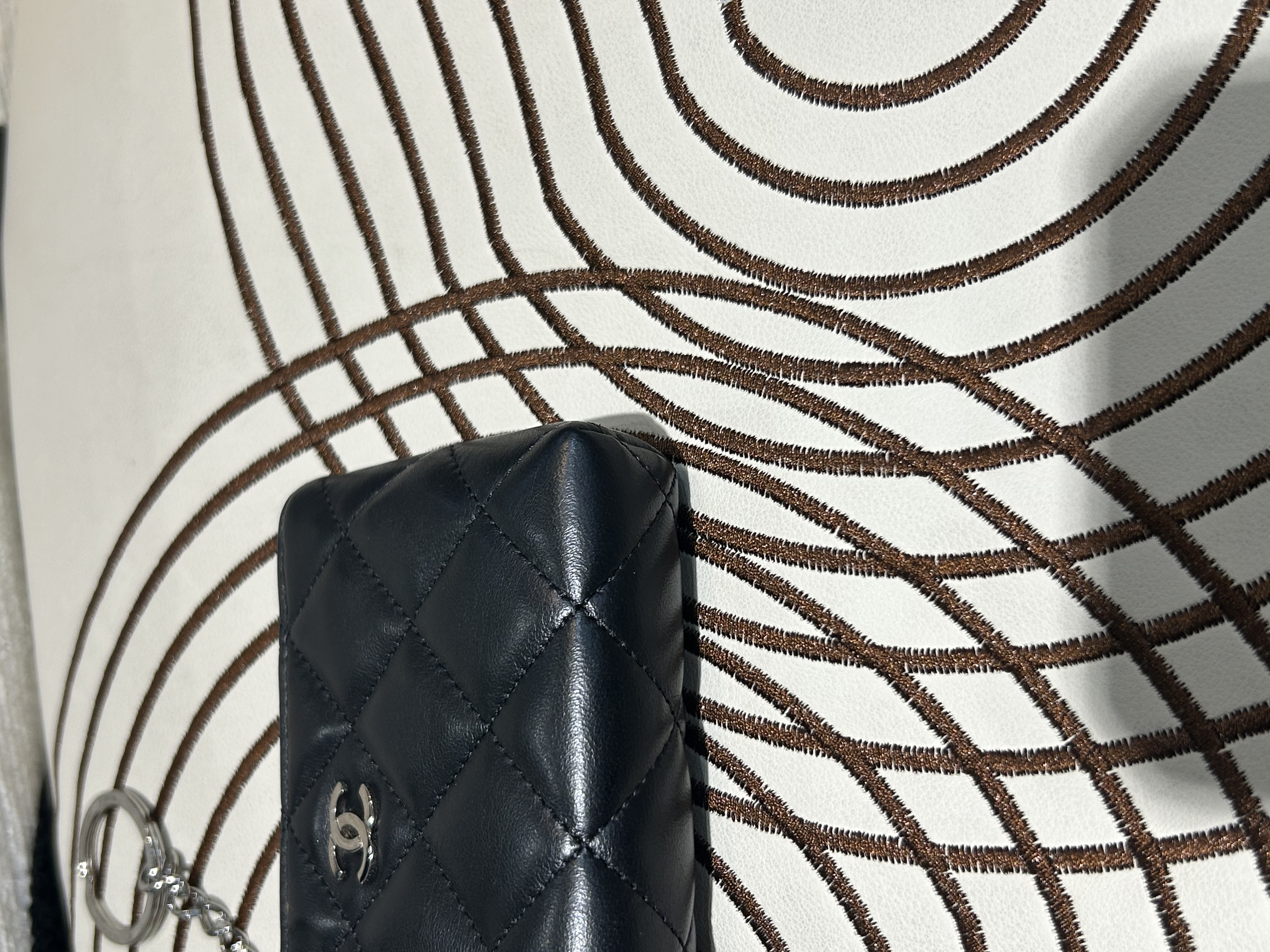 Chanel Classic CC Zip Pouch 小牛皮 100%Authentic, 98%New ☑️17Card☑️Box