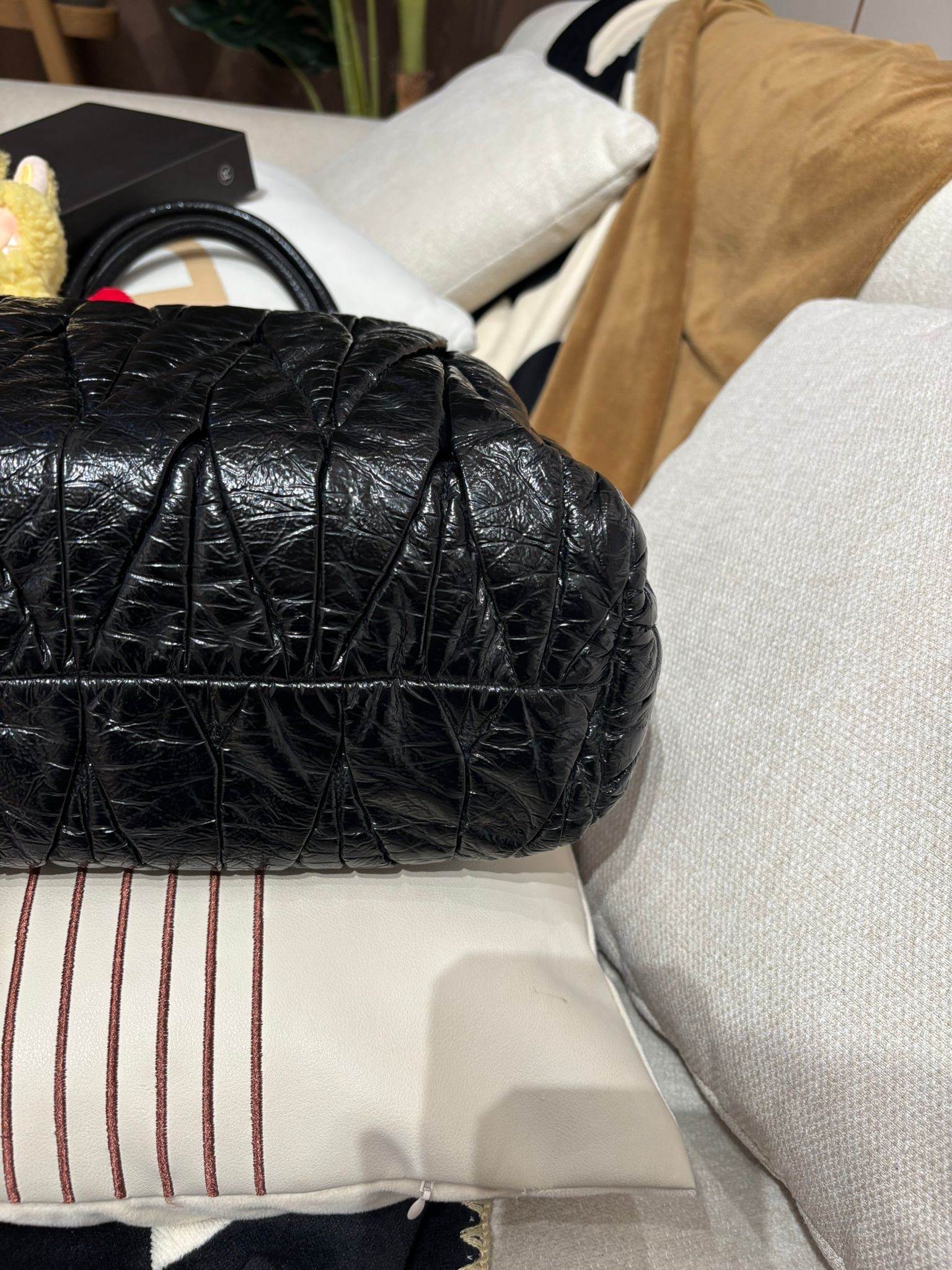 Miu Miu Shoulder Bag 100%Authentic, 98%New