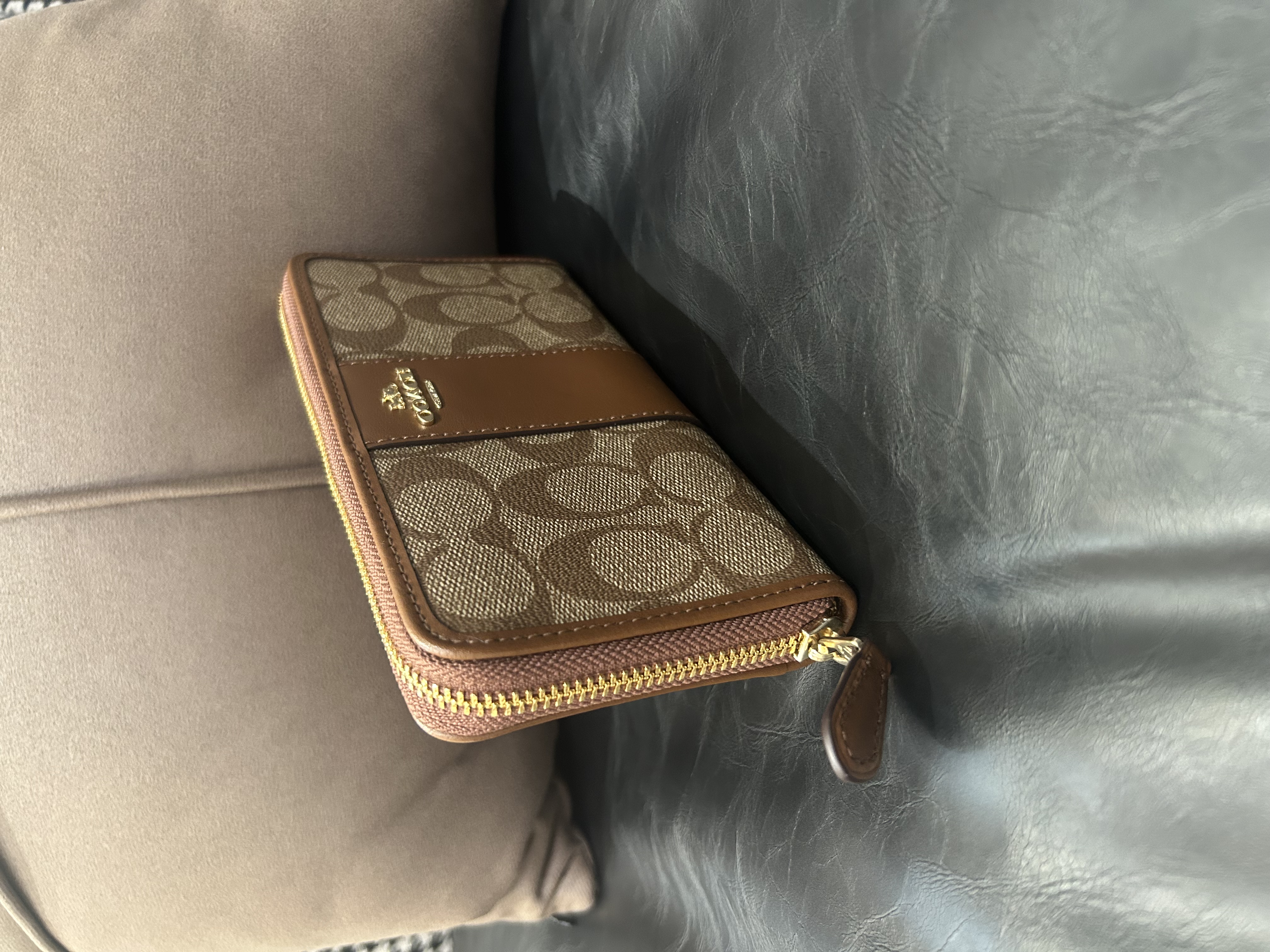 Coach Long Zip Around Wallet in signature canvas 100% Authentic, 99%New