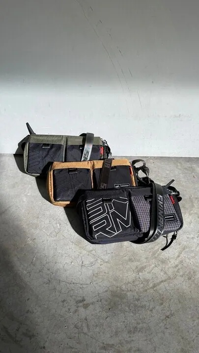 SKINARMA Crossbody Jager 防水防撕裂尼龍斜背包