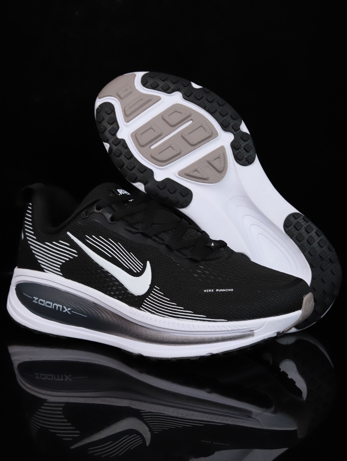 Nike Vomero 18 HM6803-007