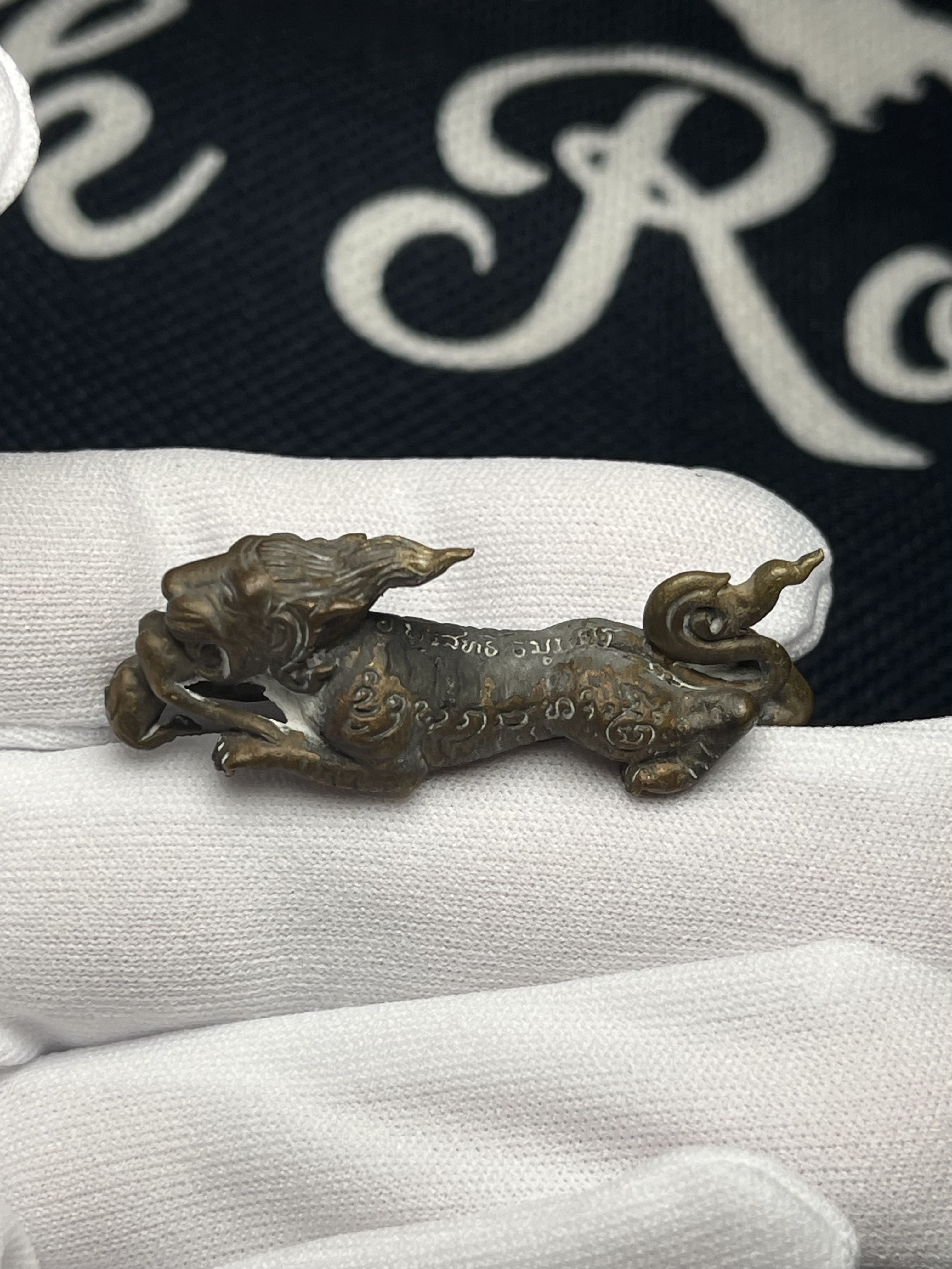 古巴旁蝕  佛曆2559  第三期  捨贏｜純聖料金屬版本｜僅製125尊｜附原裝廟盒｜光學級高透防水殼