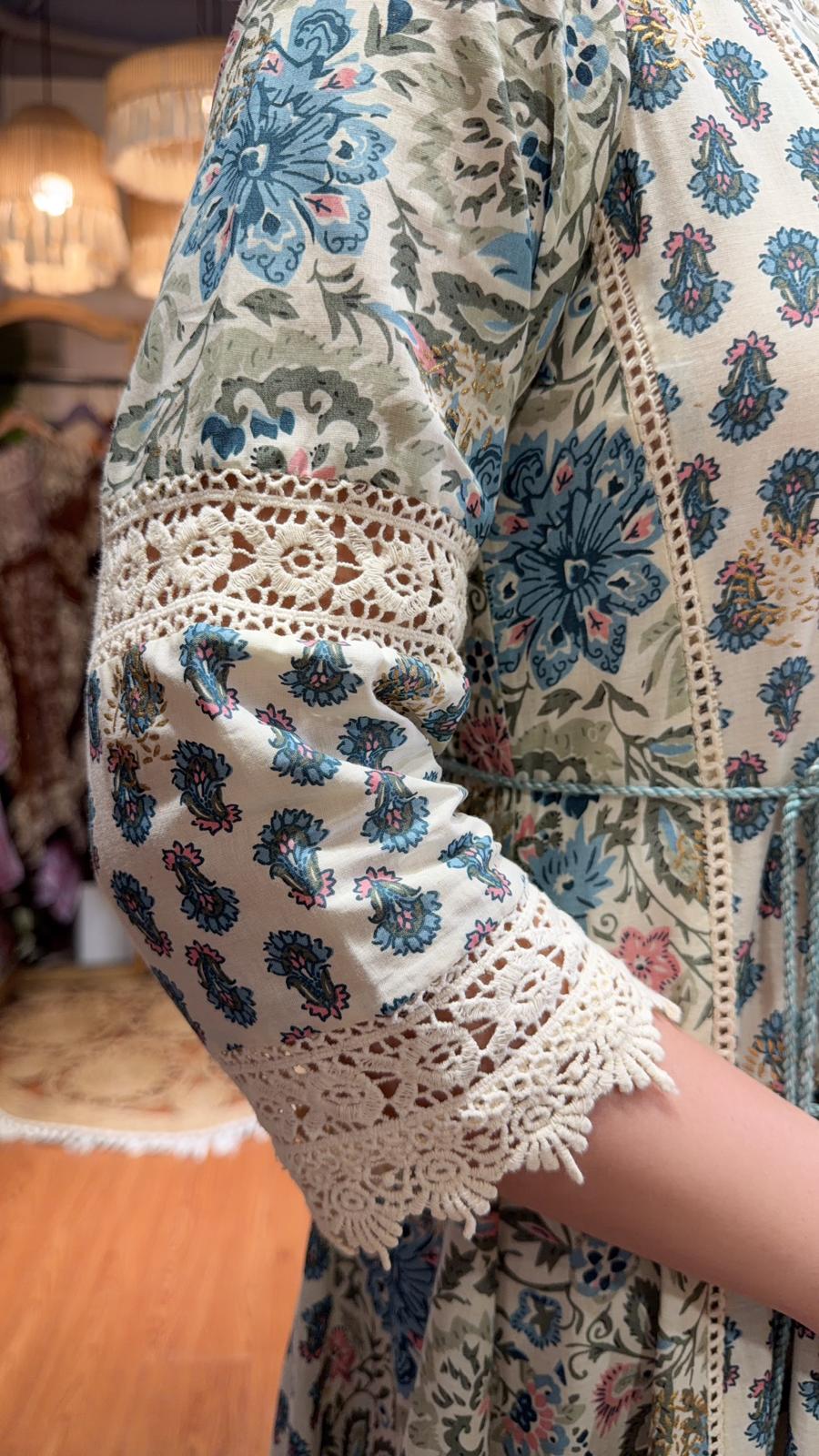 2522 Beige Floral Layers with Lace 4-Rope OP