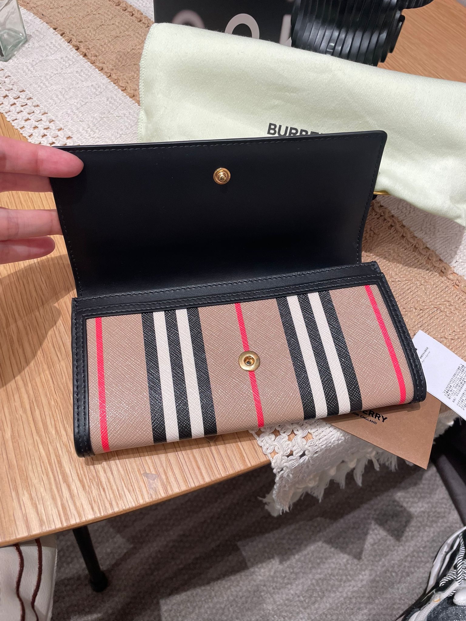 未使用品 Burberry Long Flap Wallet 100%Authentic, Unused ✅Dust bag
