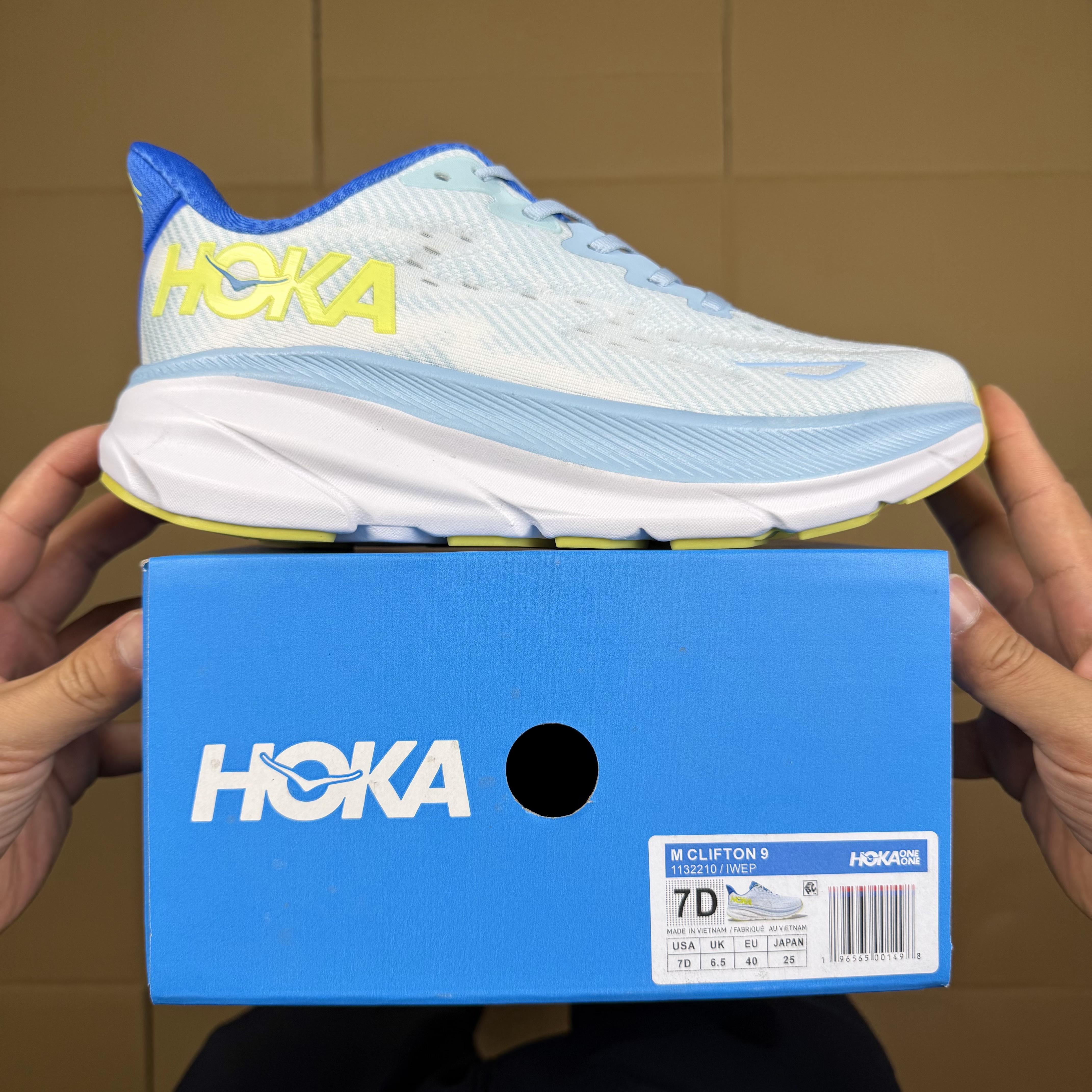 Hoka Clifton 9