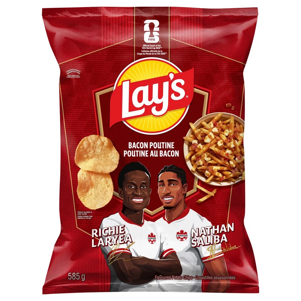 【波迷睇波神器/加拿大限定】加拿大 Lay's FIFA 聯名 Bacon Poutine 薯片 - 585g 激巨珍寶裝、Party 聚會必備