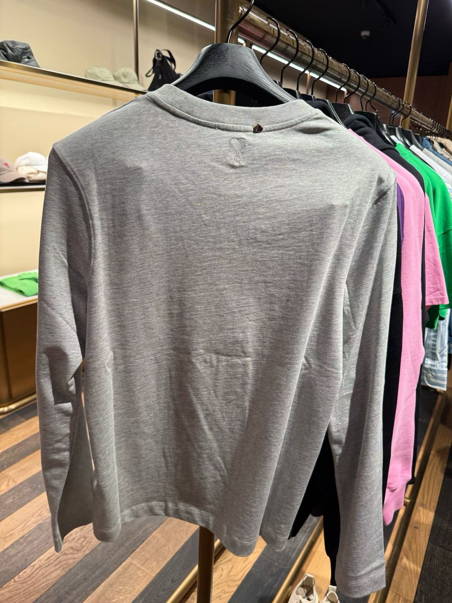 預購Ami❤️冬季折扣季 Ami 英文字長袖tee sale