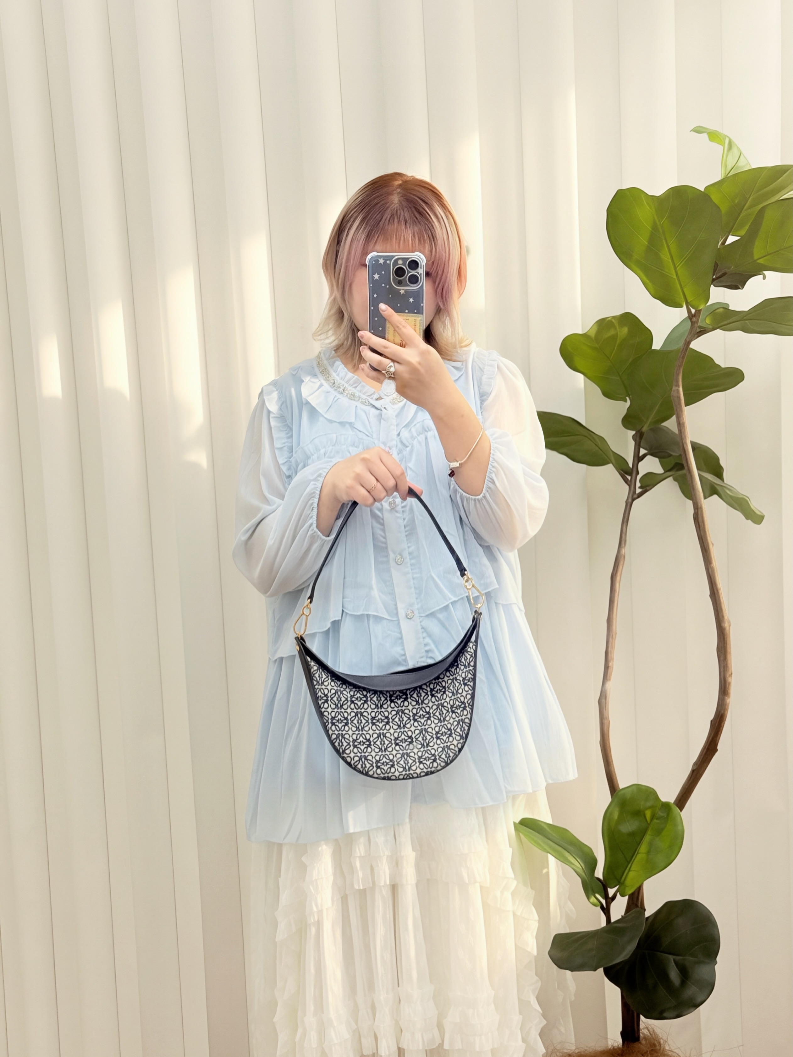 Loewe👜 PRE OWNED 🛍️黑色老花刺繡 Luna半月包 Small Anagram🖤 
