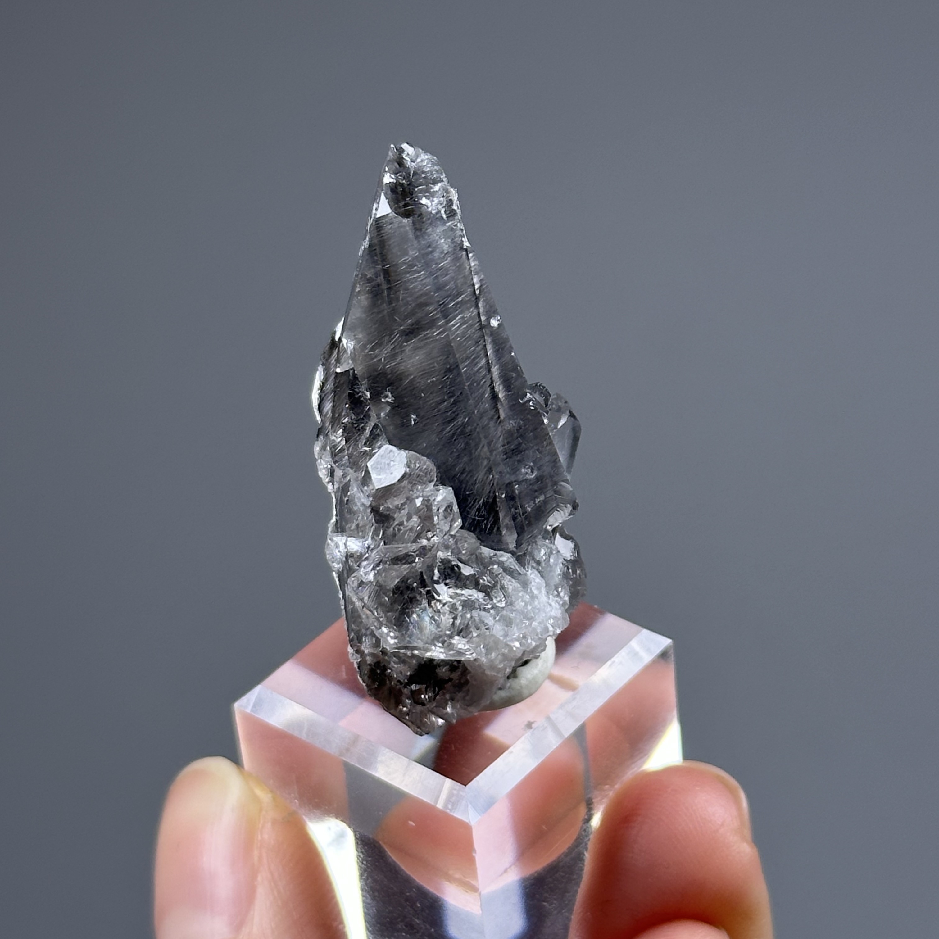 黑銀鈦水晶簇 - Brookite and Rutile Quartz | RU014