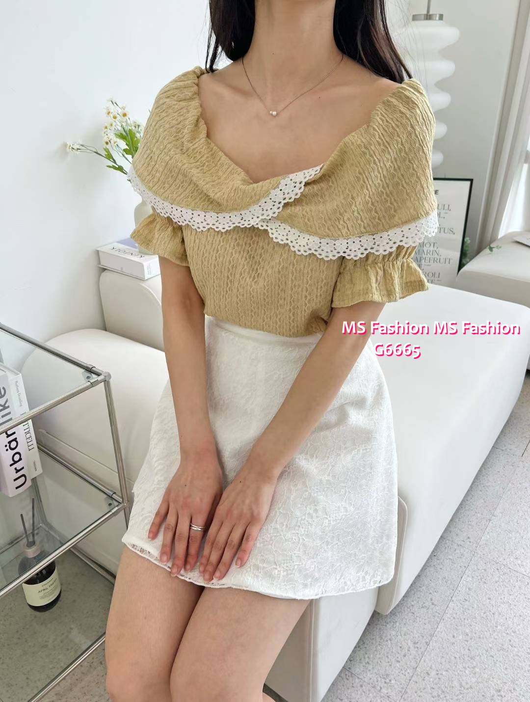 G6665 花邊大領口top