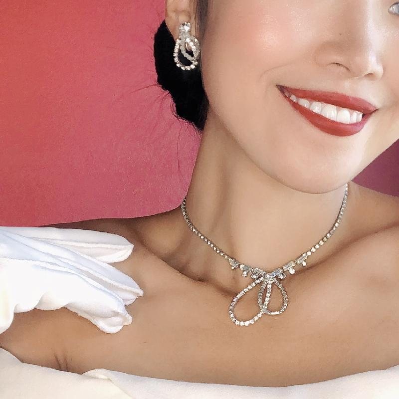 C.a. 1950s Phyllis Original Double Leaf Crystal Necklace and Earrings Set in Original Velvet Box (MT1732)
