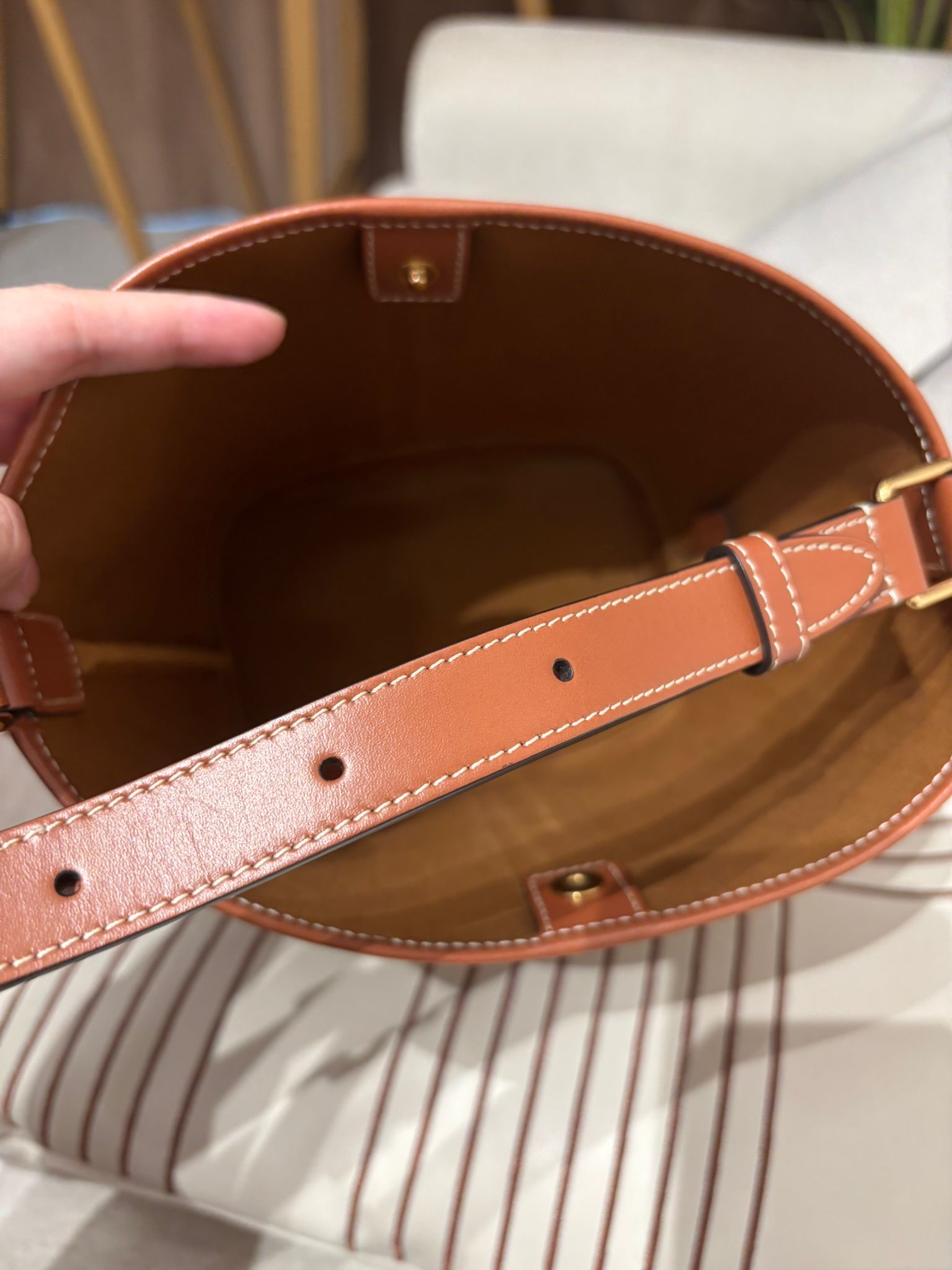 Celine SMALL BUCKET IN TRIOMPHE CANVAS AND CALFSKIN 100%Authentic, 98%New ✅Dust bag