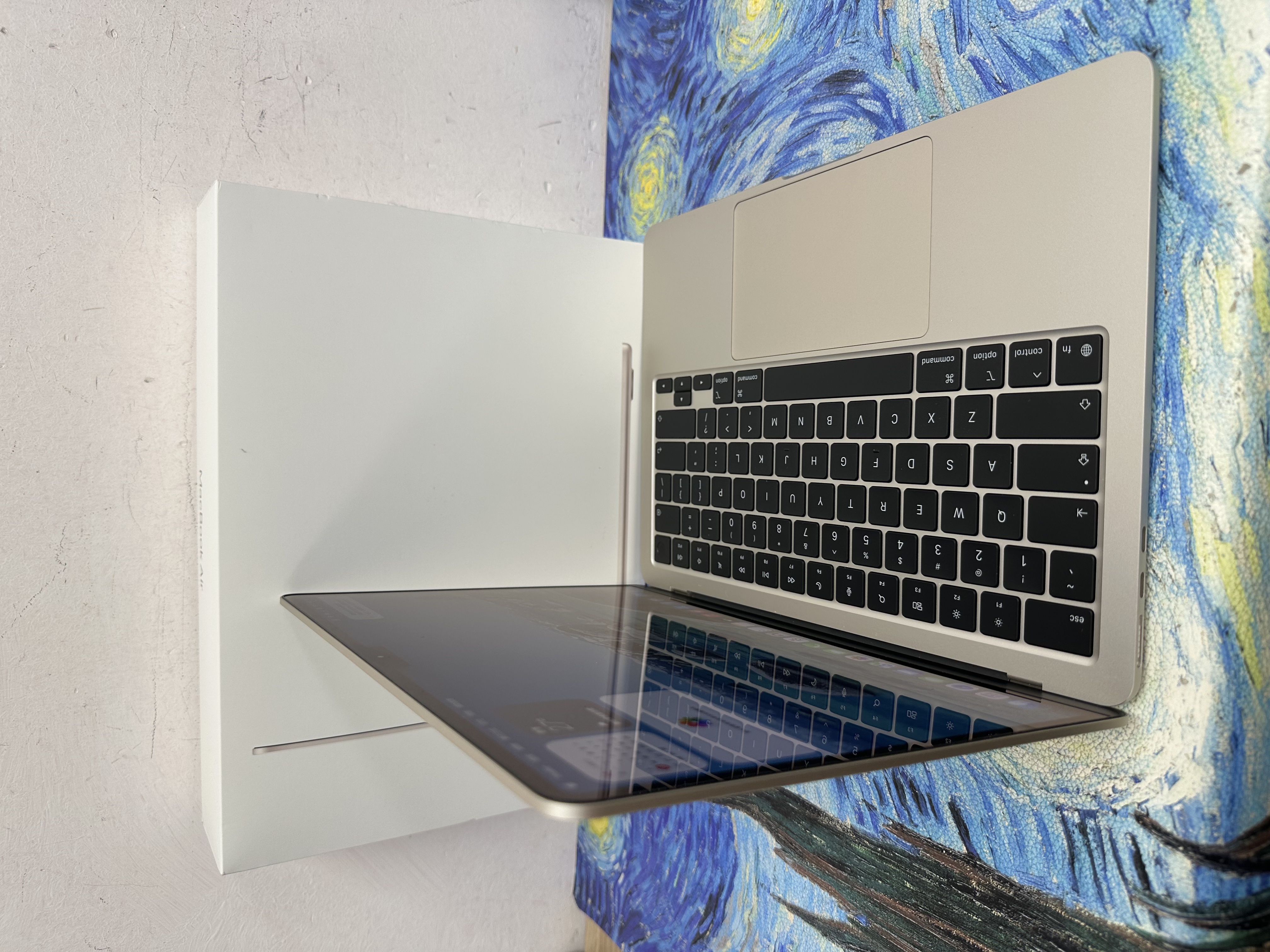 #6148 APPLE MacBook Air M5 2026 M5 CPU/ 16GB Ram/512GB SSD/8核心GPU/Liquid Retina Mon/13吋/星光色/Gaming Laptop / Notebook / 超強續航能力/ 原廠保養/ 文書機 / 畫圖 / 剪片 / Movie / Netflix / 香港行貨✨/Starlight/