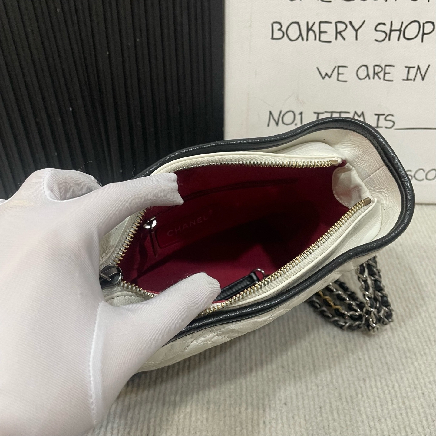 【預訂貨品】Chanel Gabrielle米色拼黑流浪包👜24開