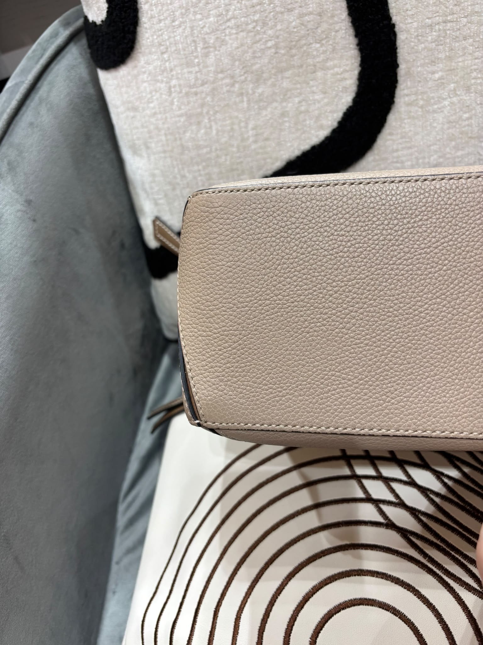 Loewe puzzle small sand 荔枝牛皮 100%Authentic ,95%new✅dust bag 