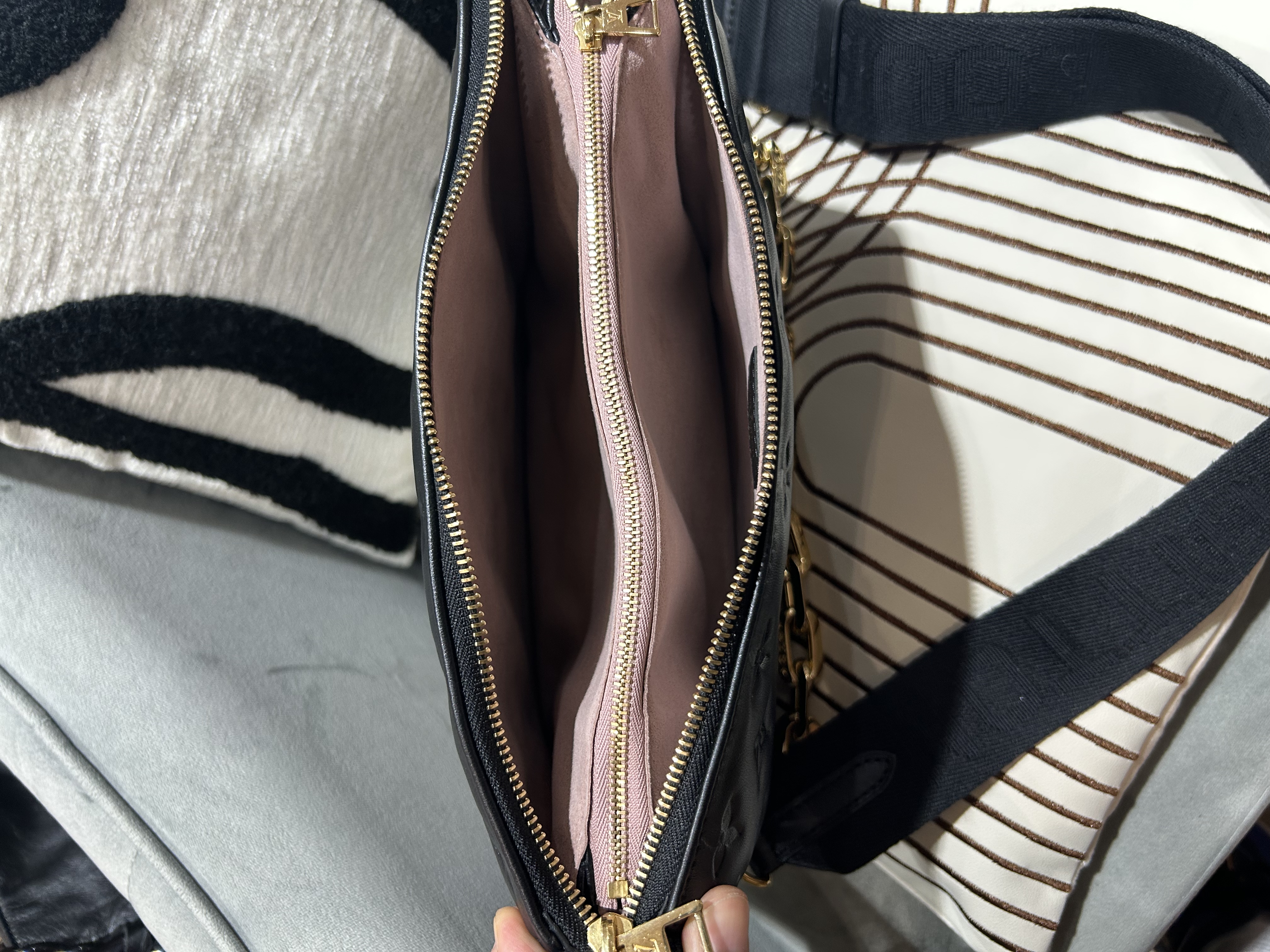 LV Coussin PM Shoulder Bag M21260 Monogram-embossed lambskin 100%Authentic, 98%New ✅NFC✅Dust bag
