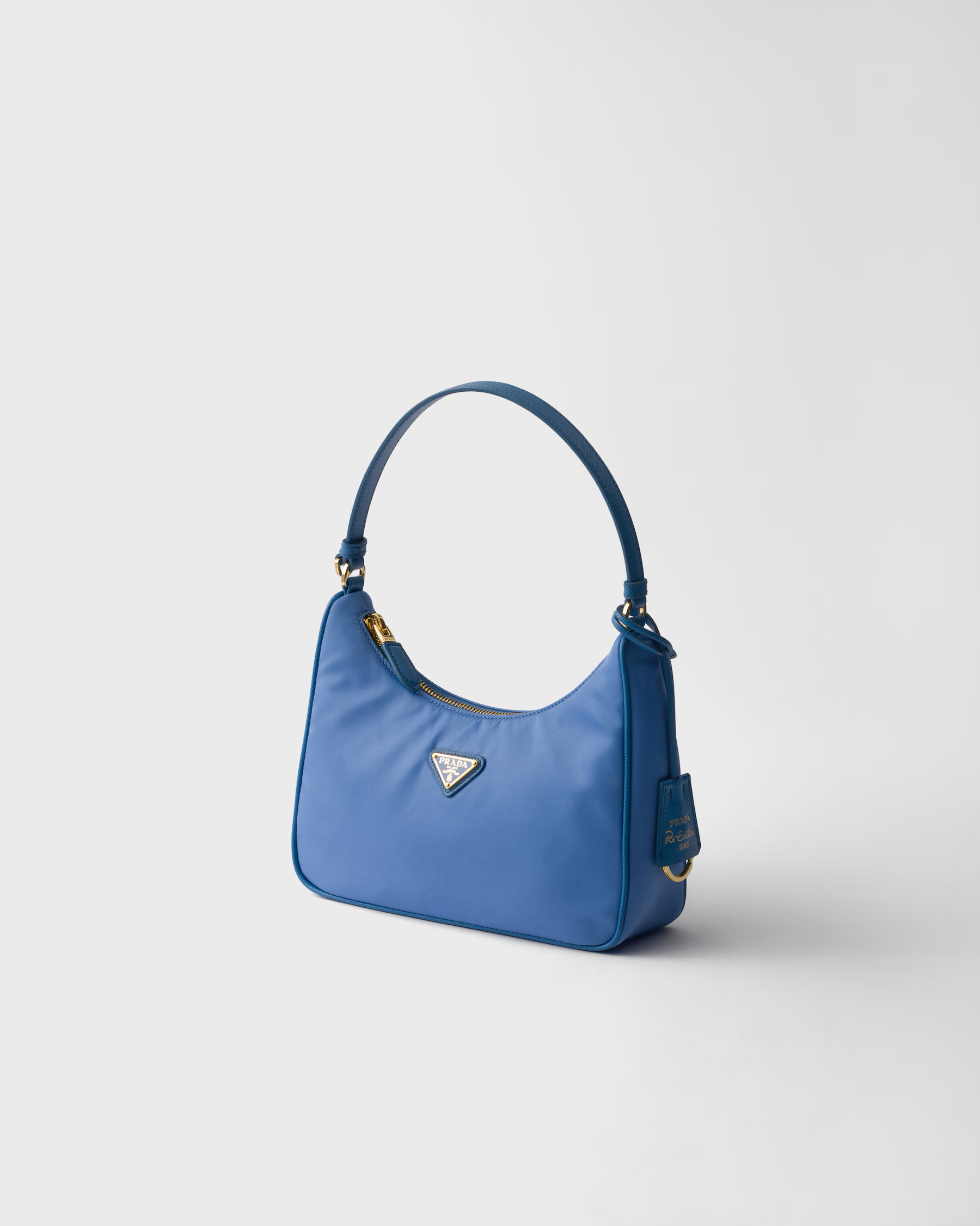 限時優惠✨訂貨🍒Prada Re-Edition 2005 Mini Bag Size 18x22x6.5cm(皮質肩帶) Color : Wave