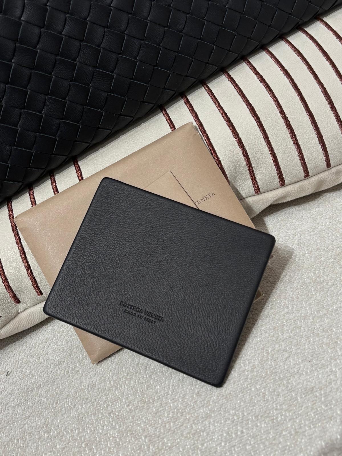 Bottega Venetia BV Shoulder Bag 100%Authentic, 98%New ✅Dust bag