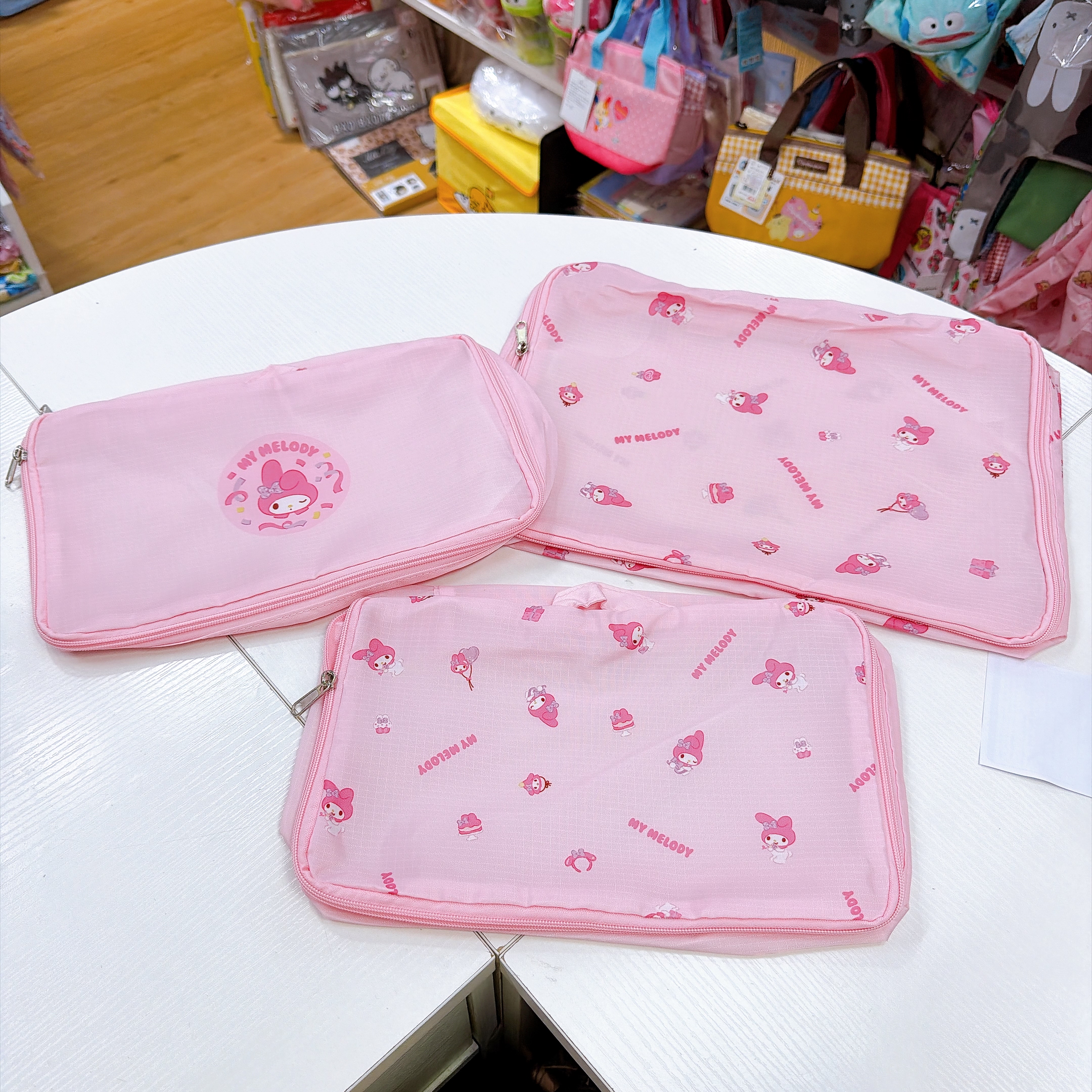 日本直送Sanrio 新款一套三個衣物收納袋旅行必備