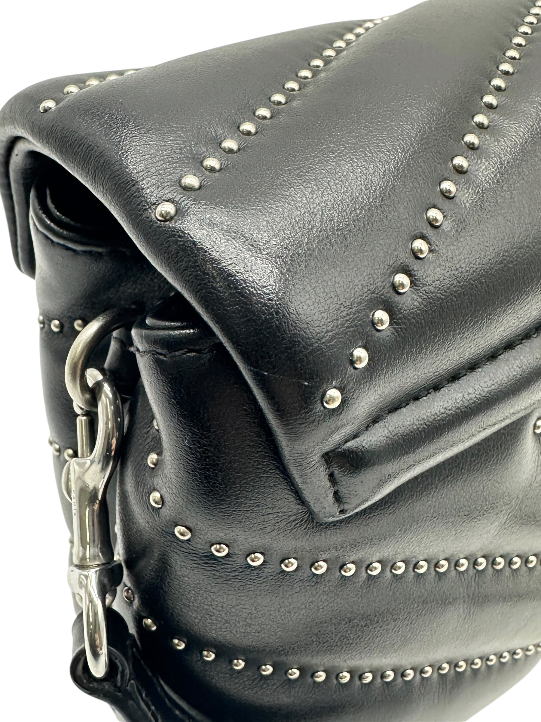 Pre-owned YSL Toy Loulou Studded bag / Product Code: 061906