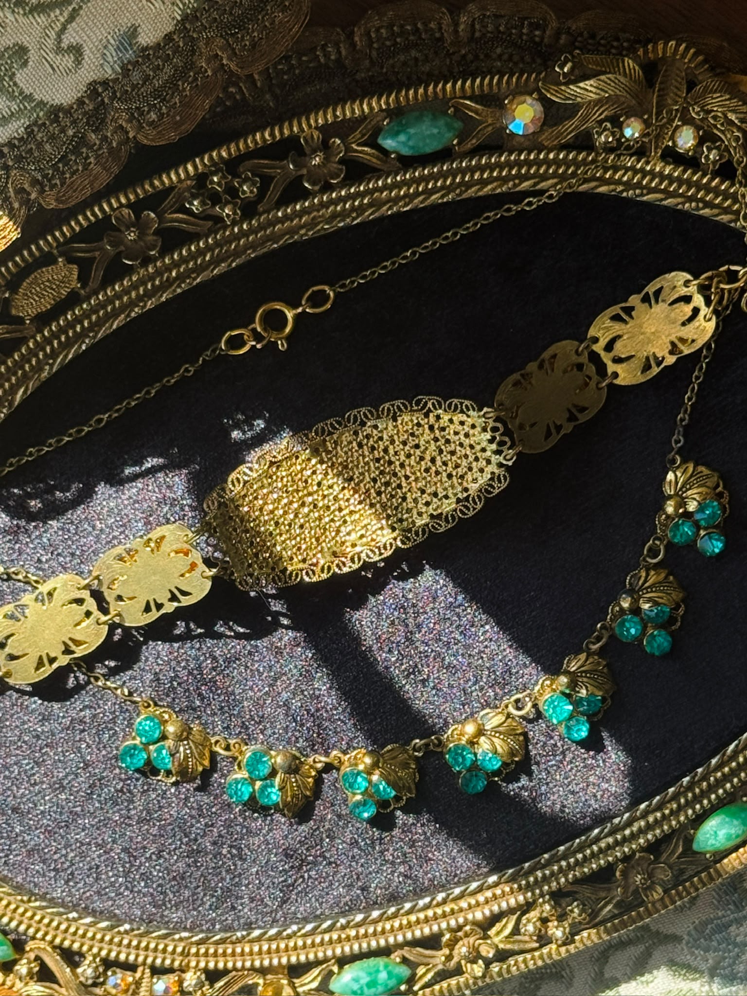 1930-50s Czechoslovakian Green Grape Motif Rhinestone Necklace/Bracelet  (C004)