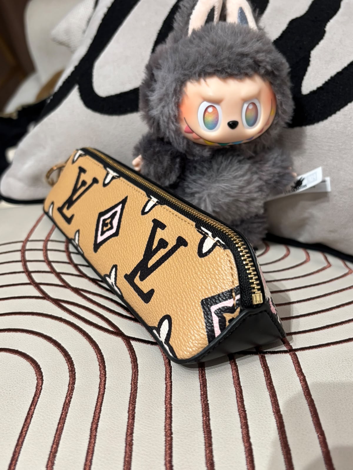 未使用品 Lv Pencil Case Multicolor 筆袋 100%Authentic, unused未使用品 ✅Dust bag