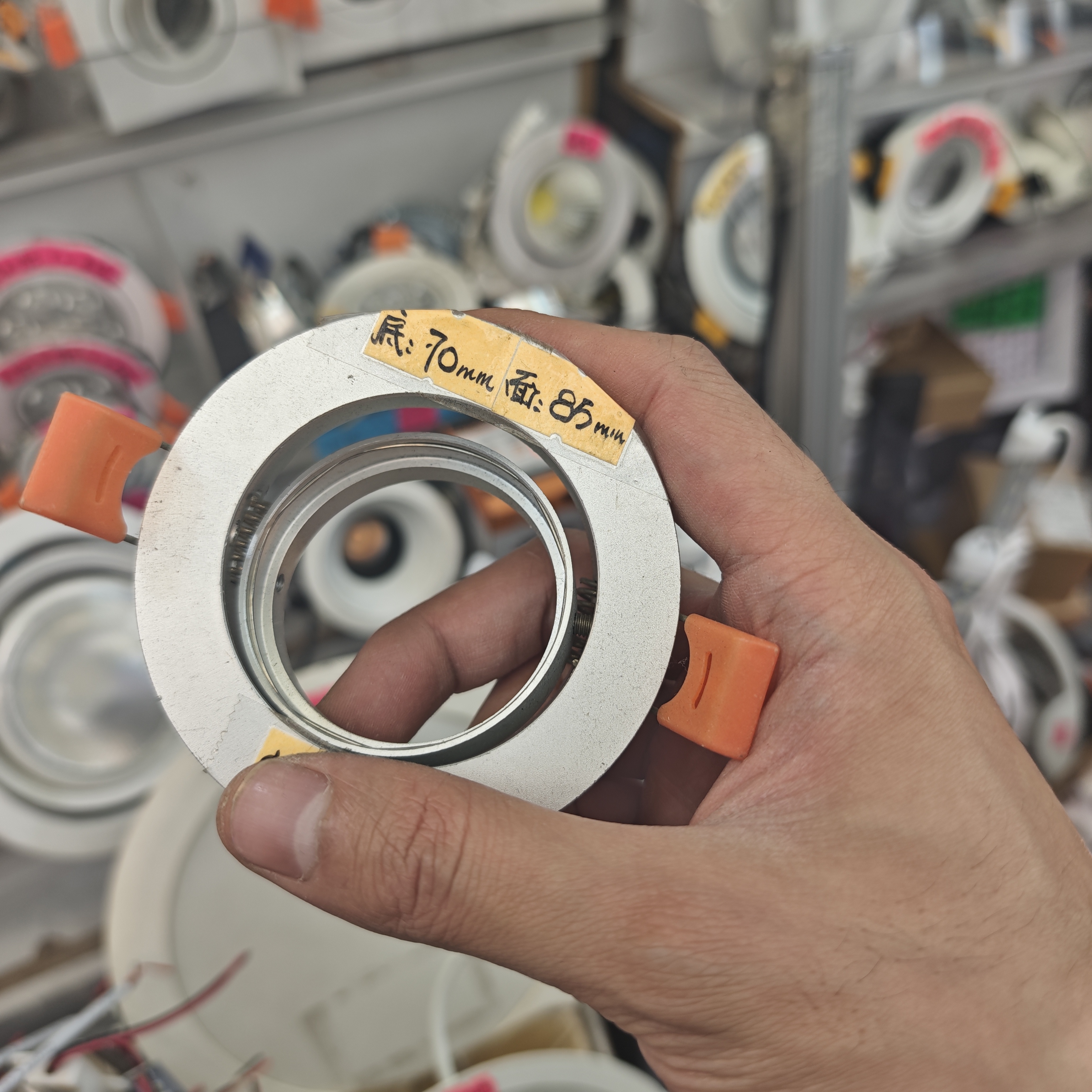 白色可調節角度千秋架  假天花用平板燈燈殼