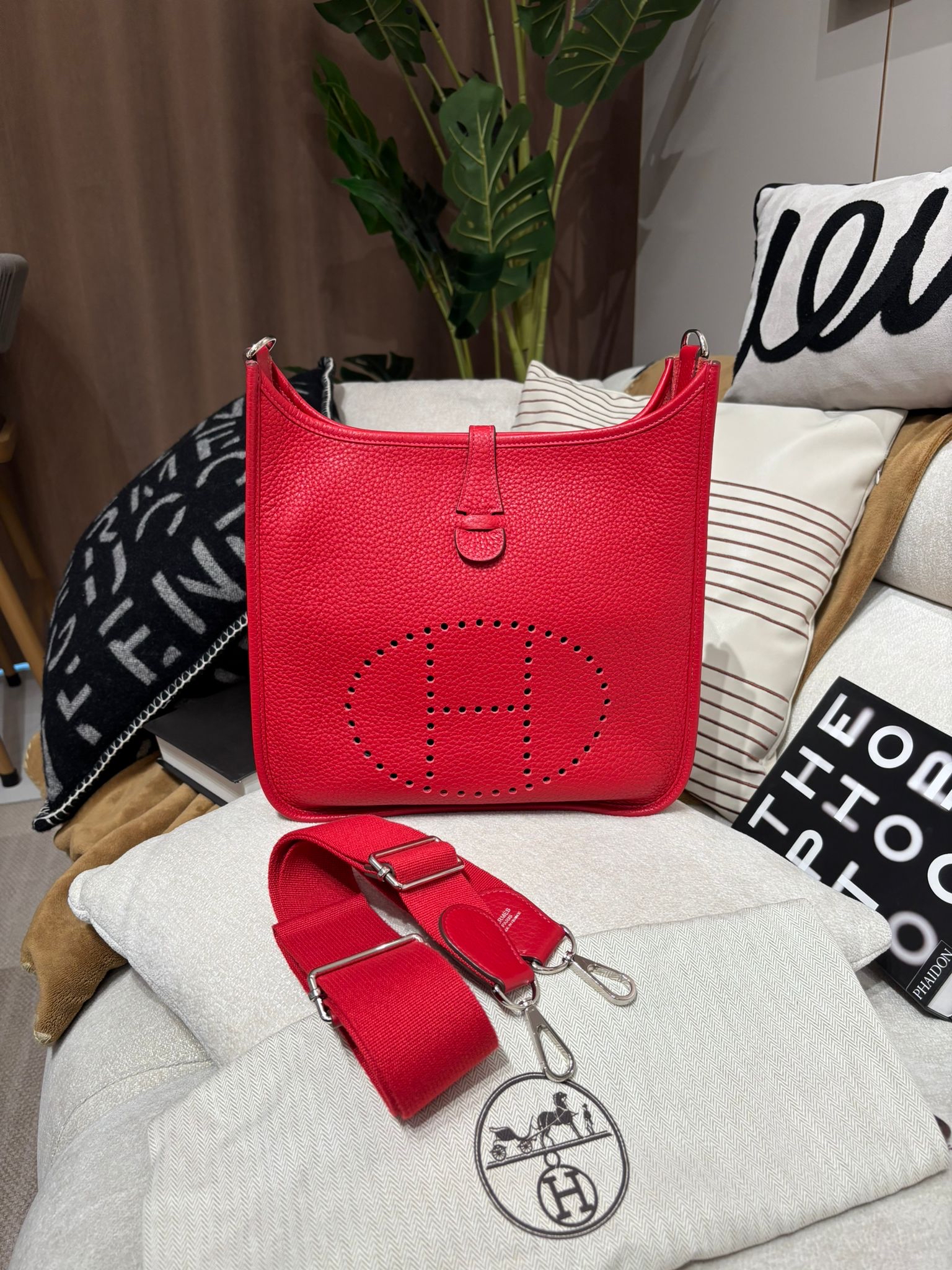 Hermes Evelyne 29 Stamp T 100%Authentic, 95%New ✅Dust bag