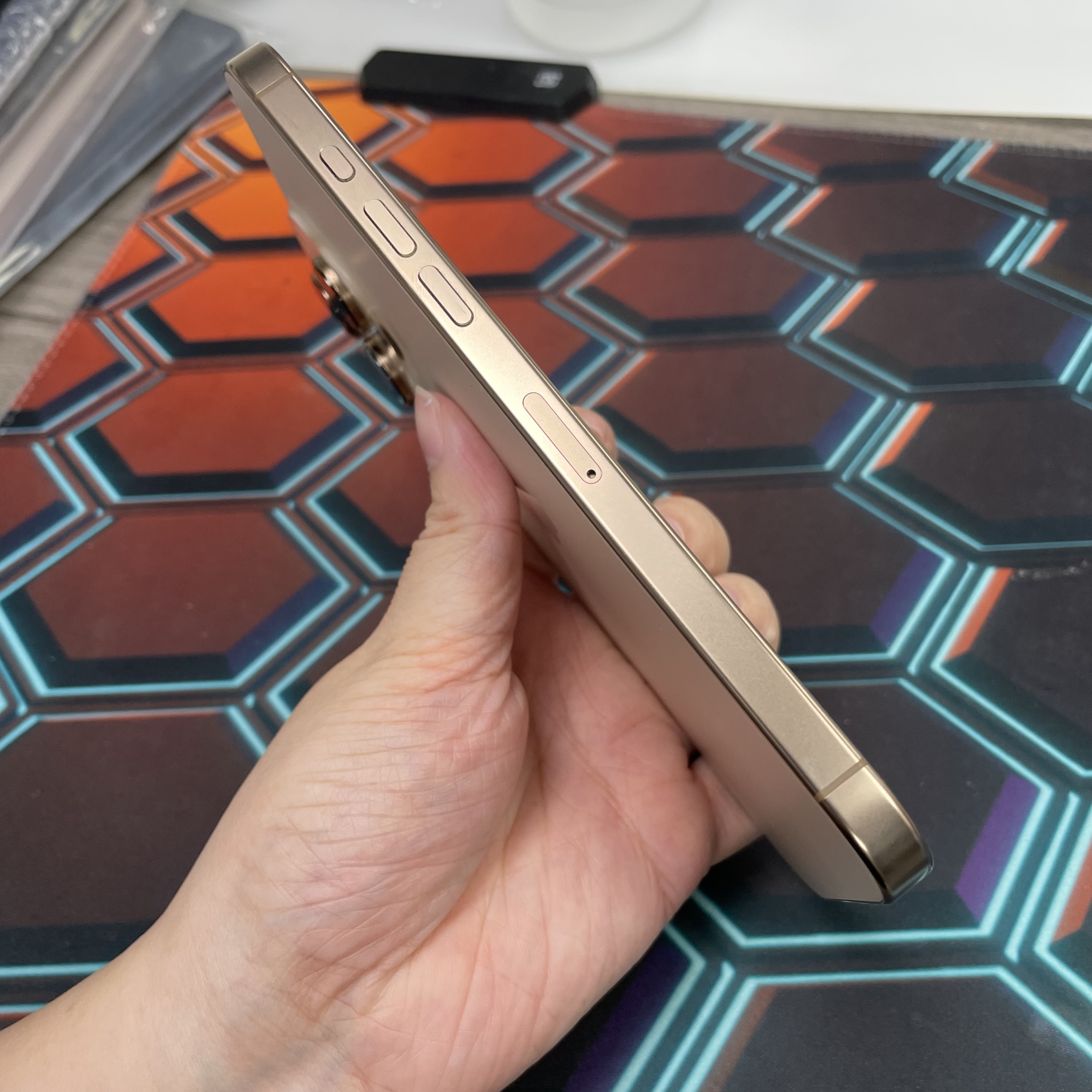 *8053 16 Pro max 完美機 512GB 電89 沙色 gold