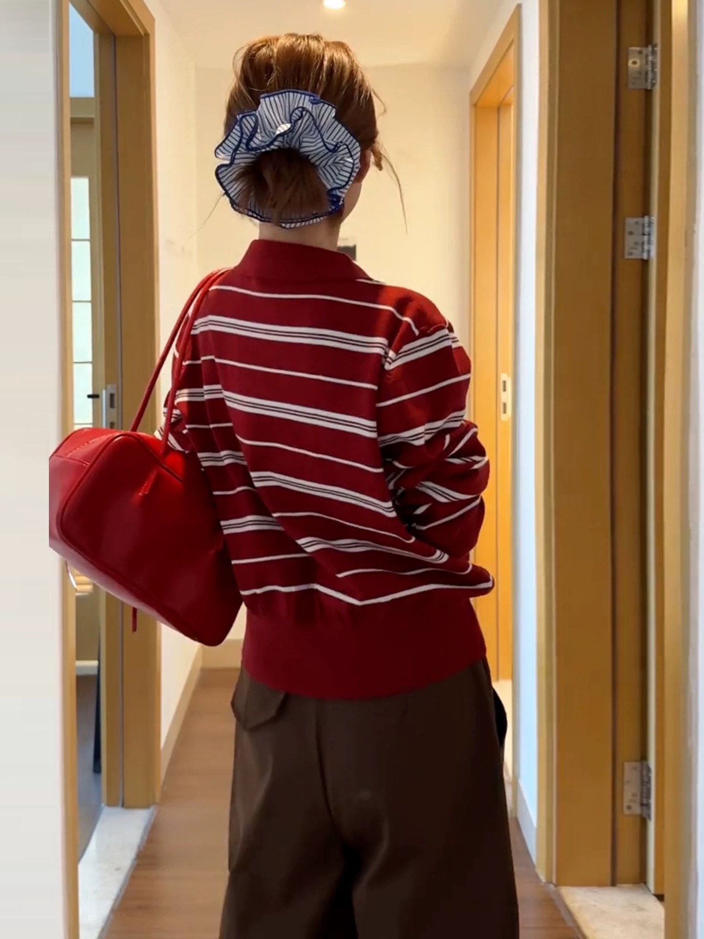 TP563酒红色长袖