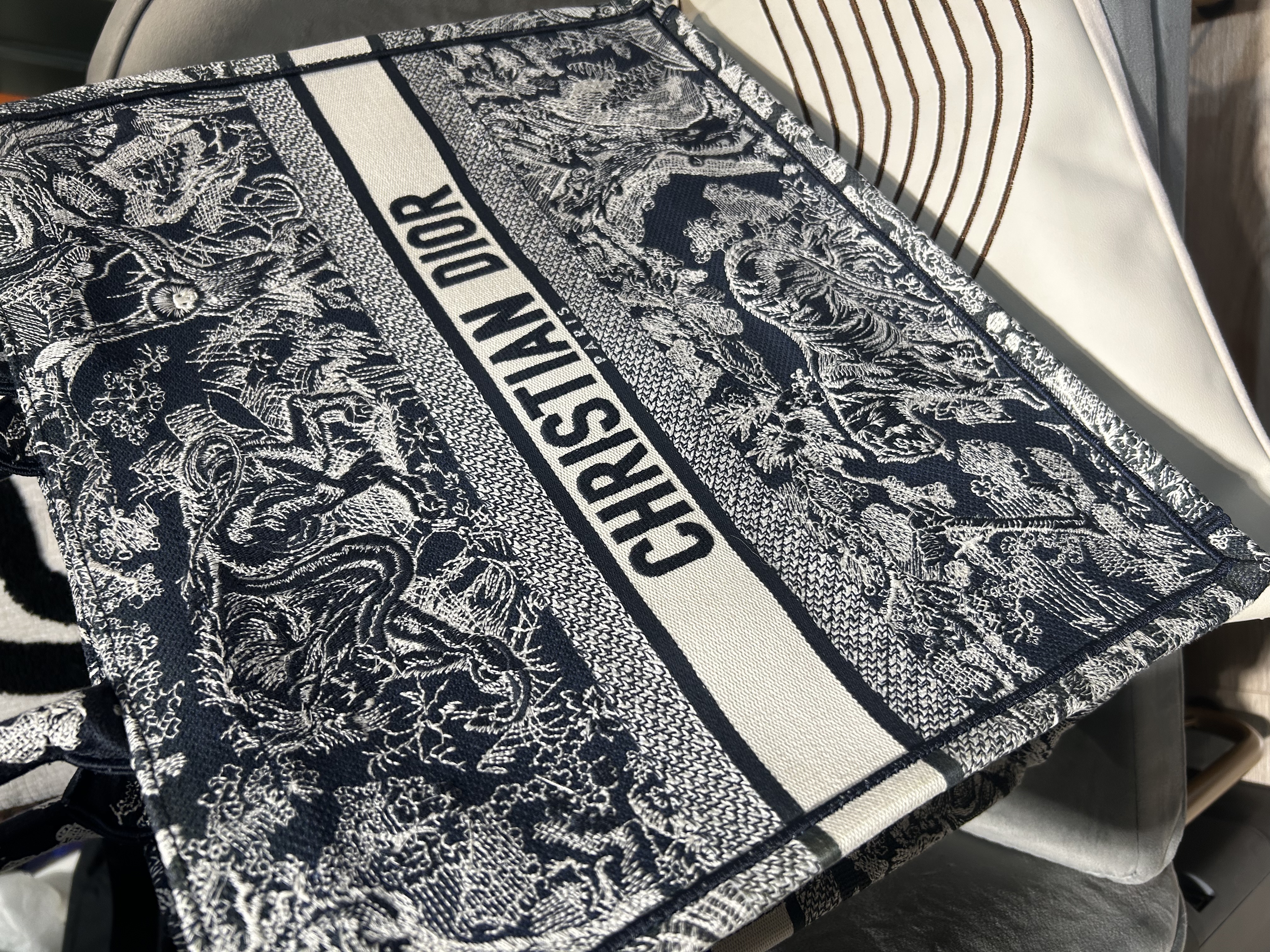 Dior Book tote Large Blue and Ecru Toile de Jouy Reverse Embroidery 100%Authentic, 98%New
