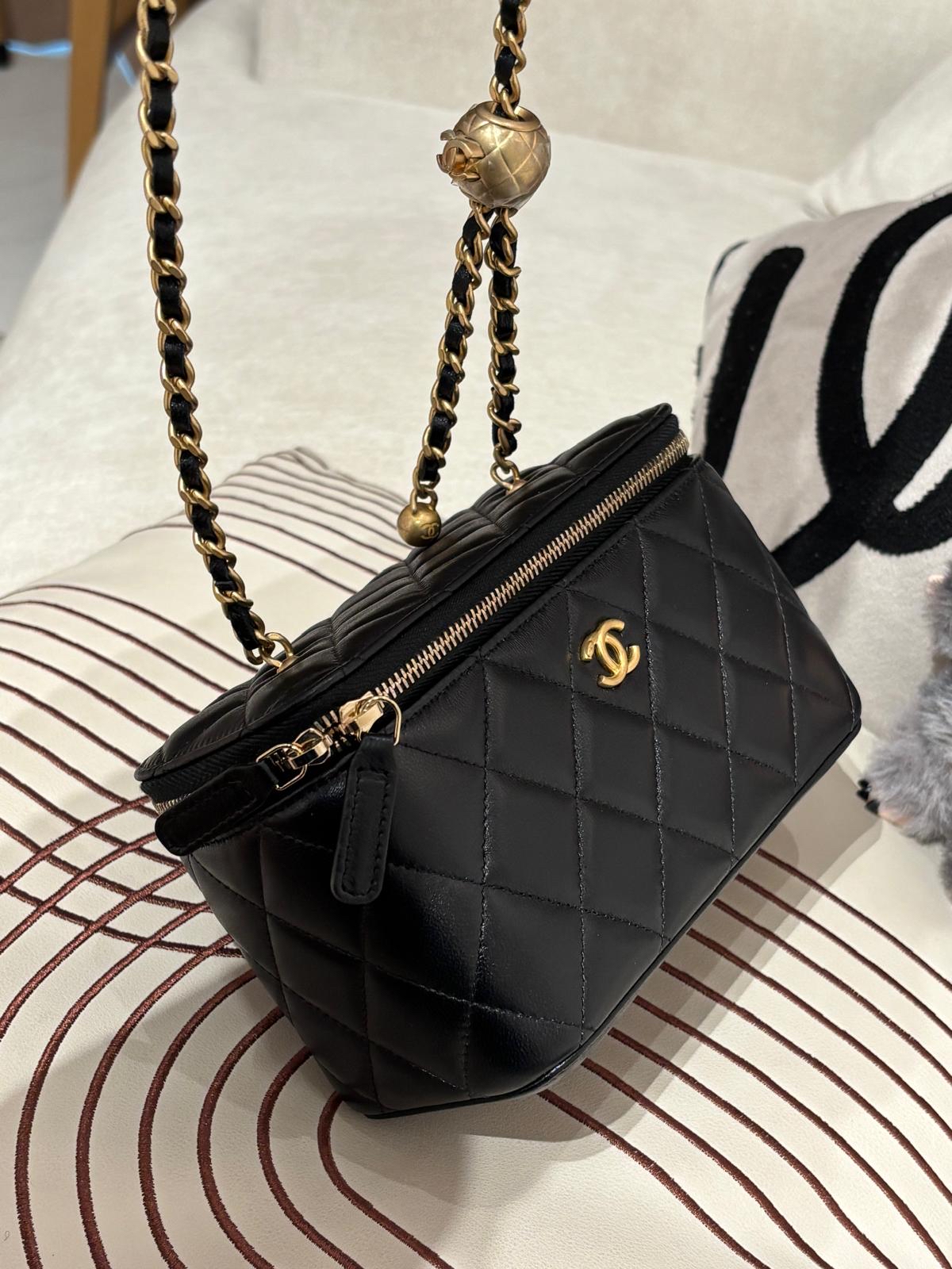全新 Chanel vanity with pearl crush 黑色羊皮金球長盒子 100%Authentic ,全新未使用品 ✅晶片✅dust bag✅盒