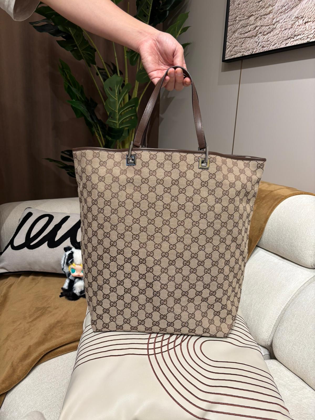 Gucci Tote Bag 100%Authentic, 95%New