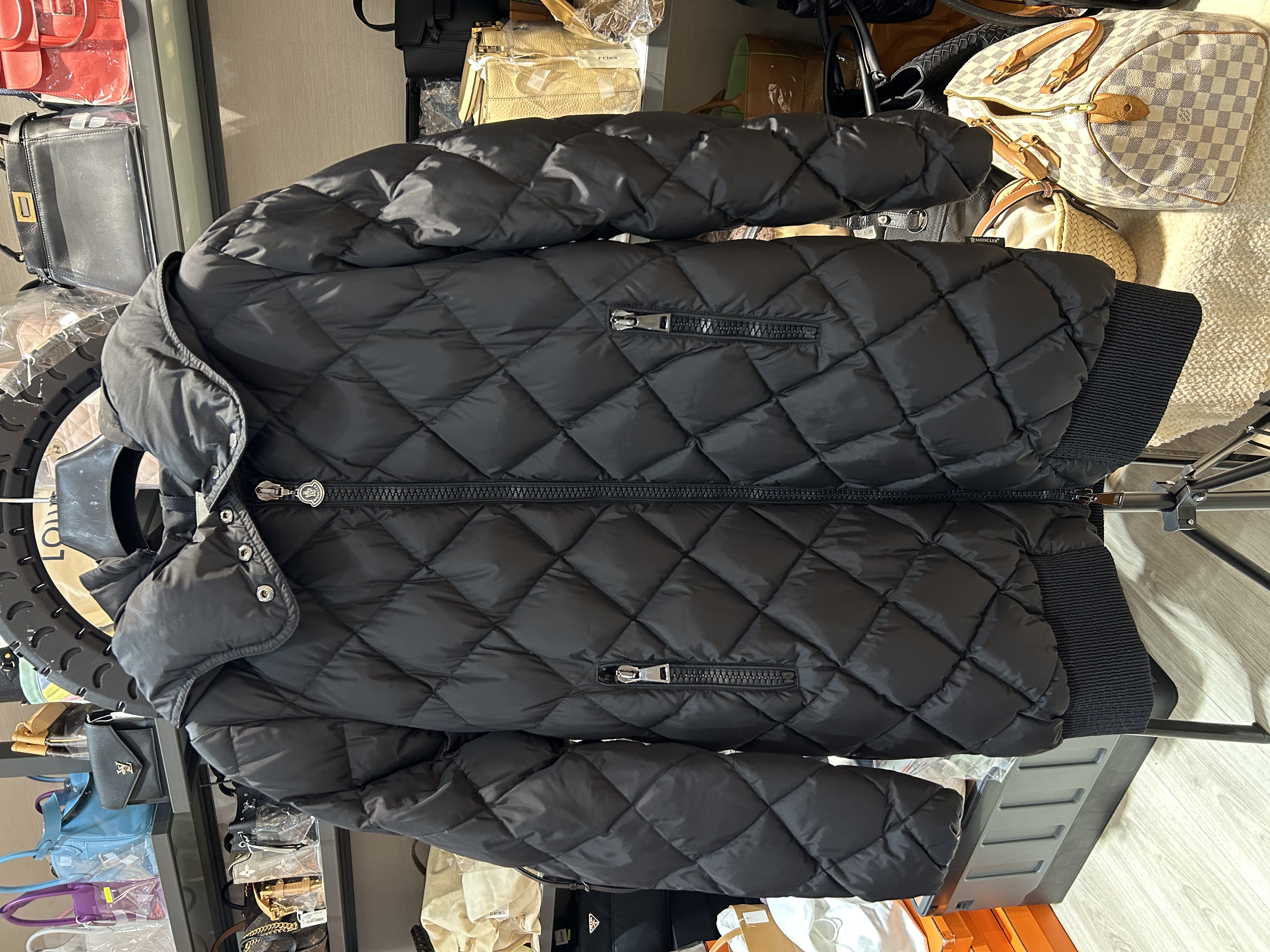 Moncler outer 黑色凌格紋羽絨 1碼 100%Authentic 98%new 