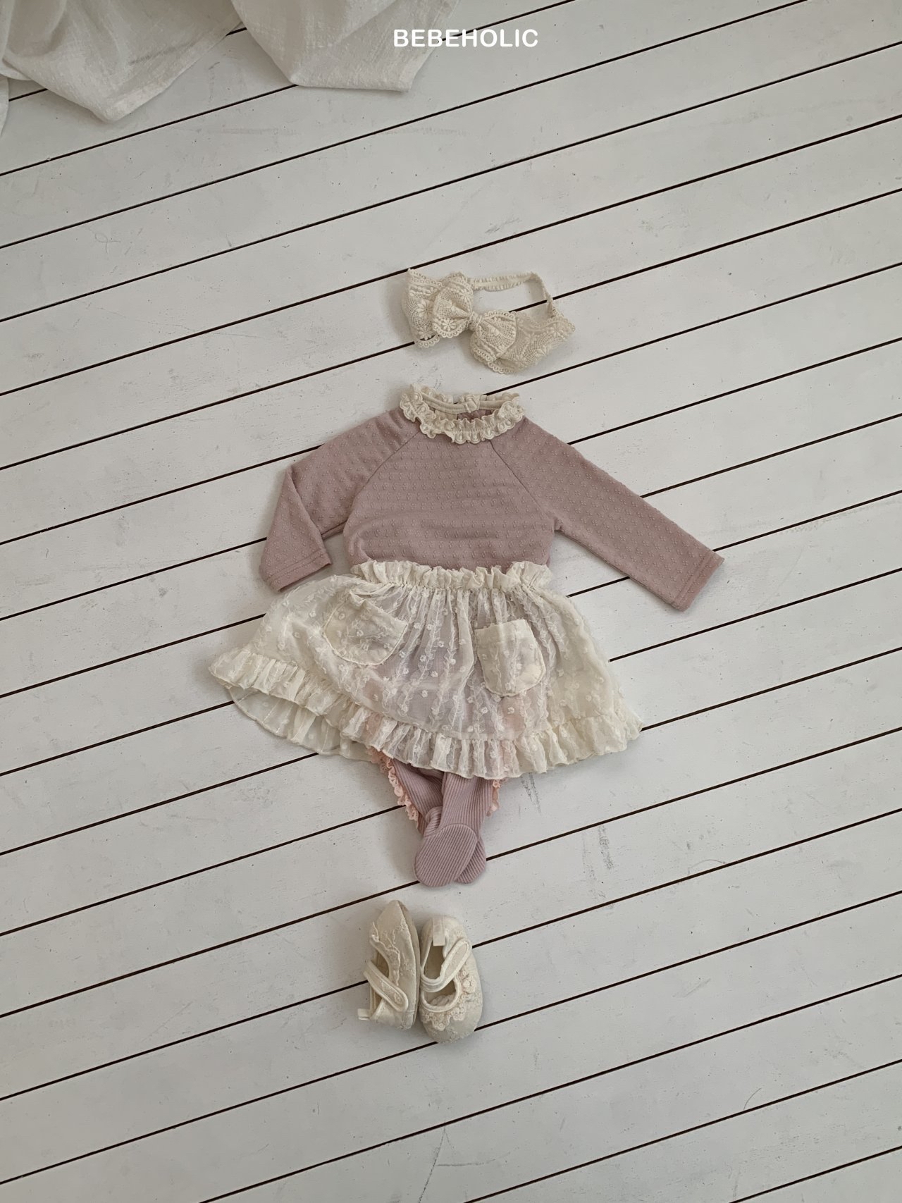 🌸預訂 韓國直送🌸🇰🇷BEBEHOLIC三色提花蕾絲花邊領長袖上衣