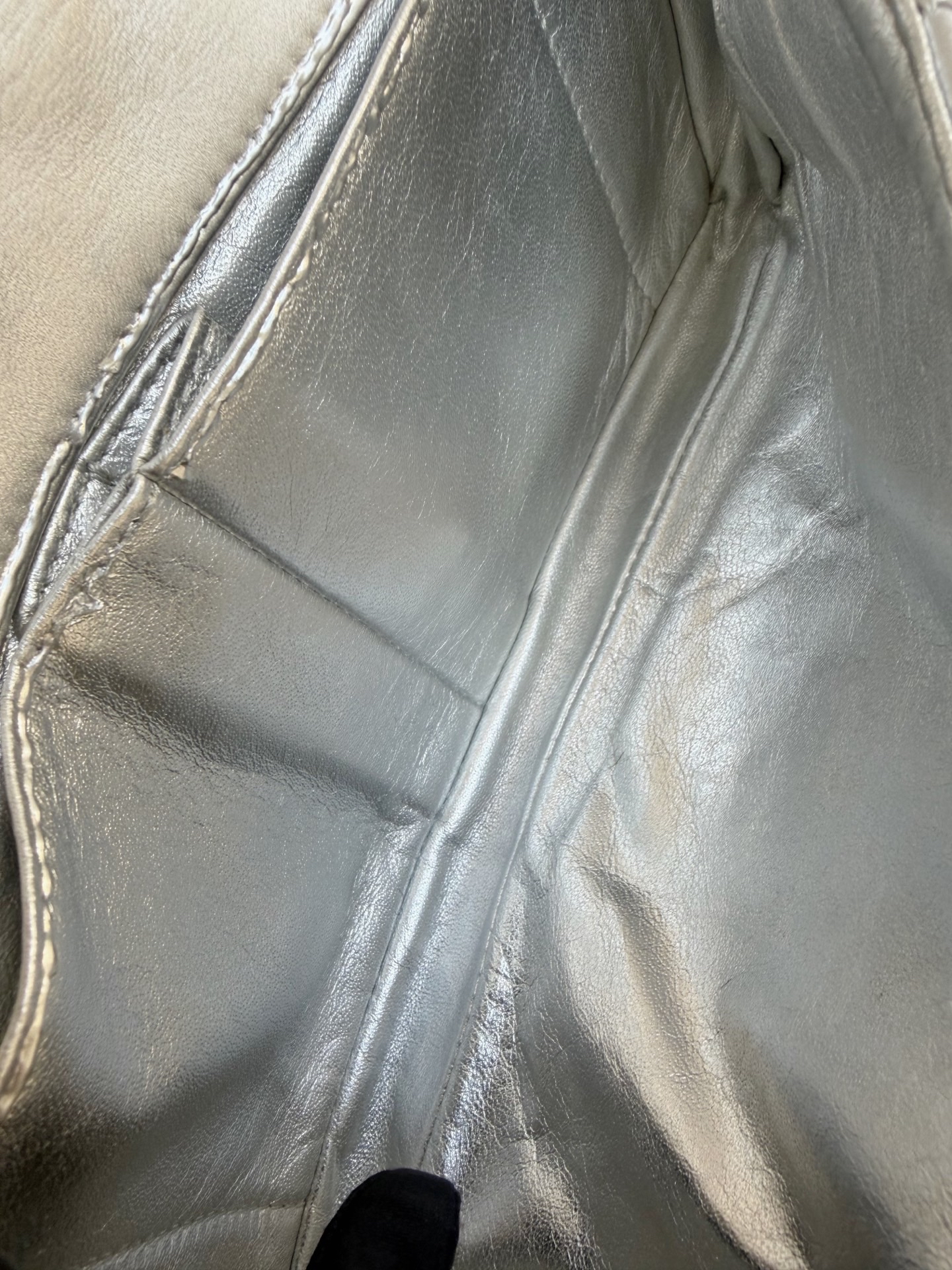 【預訂貨品】Chanel太空銀法棍包