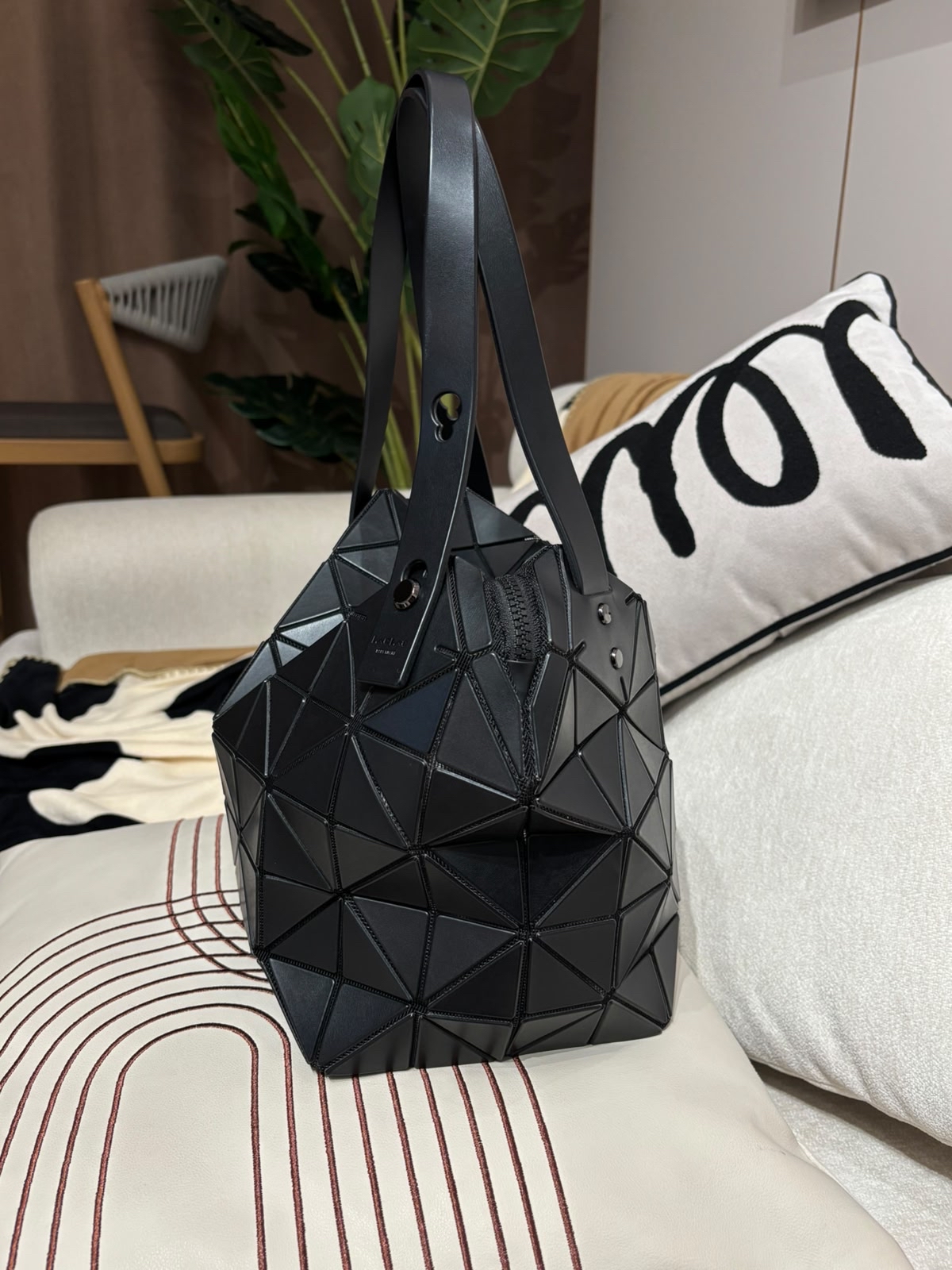 Issey Miyake Bao Bao Boston Bag 100%Authentic, 98%New ✅Dust bag