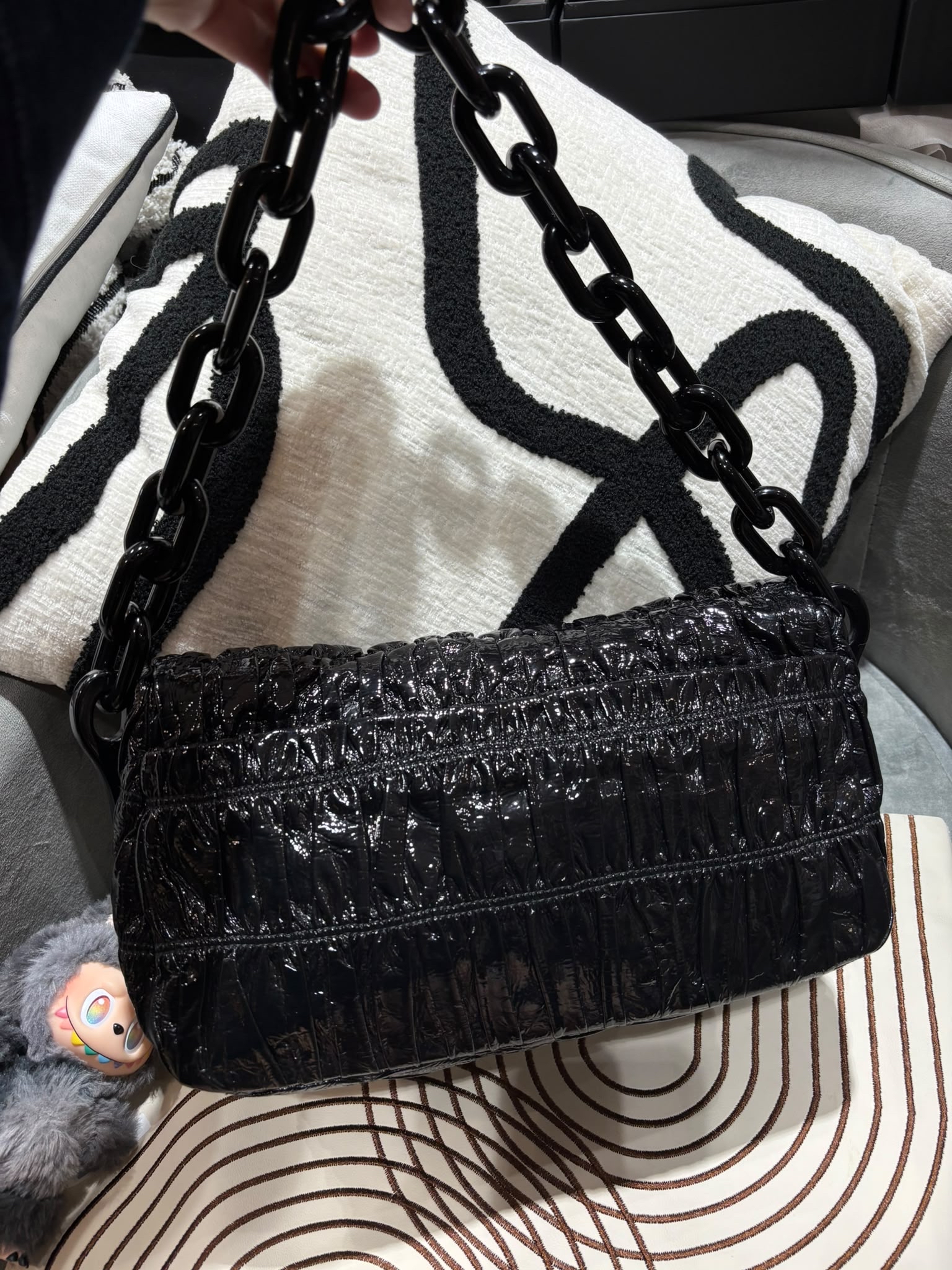 Prada So Black Shoulder Bag 油蠟皮 100%Authentic, 98%New ✅Dust bag