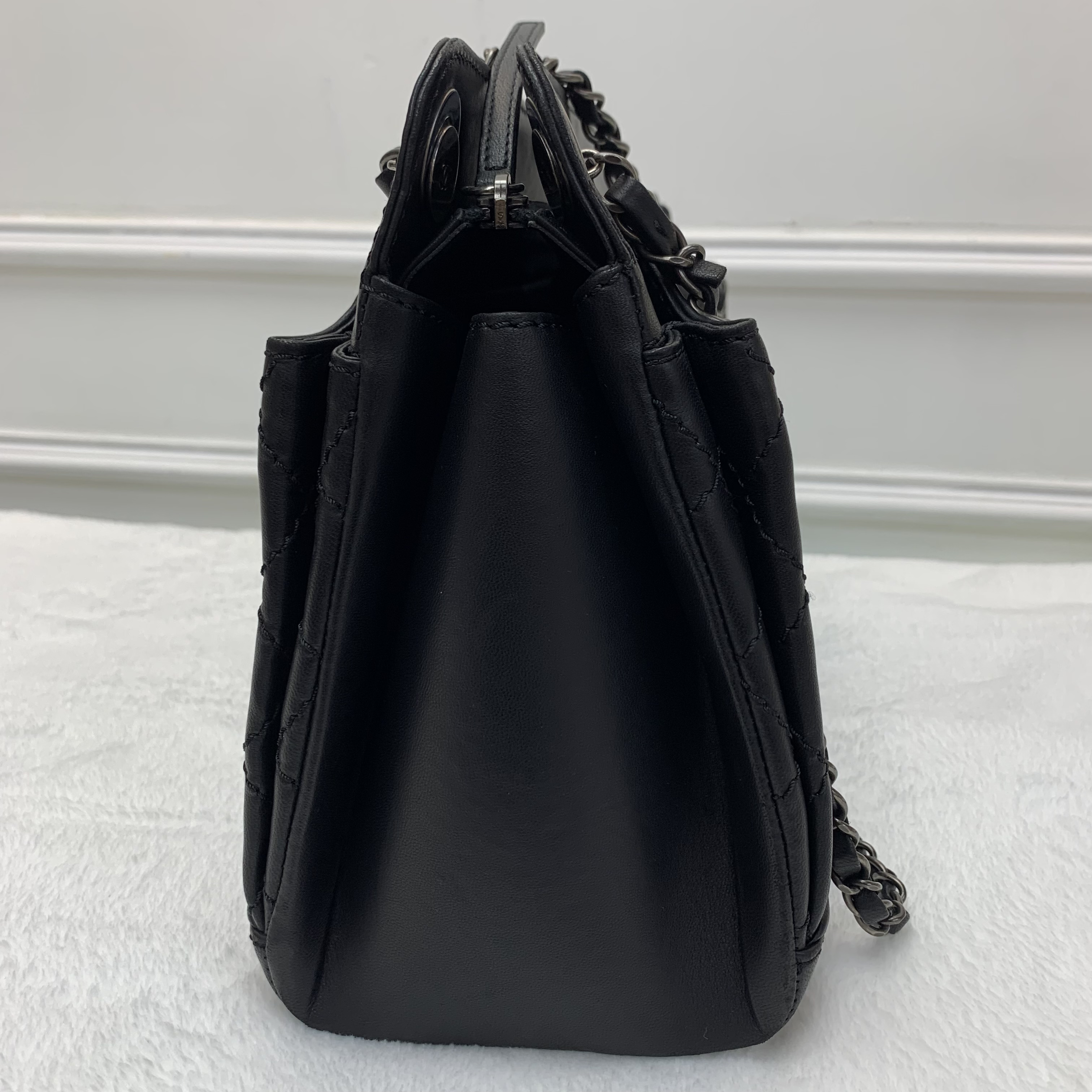 中古包🖤Chanel黑色小羊皮金屬鎖鏈肩背袋