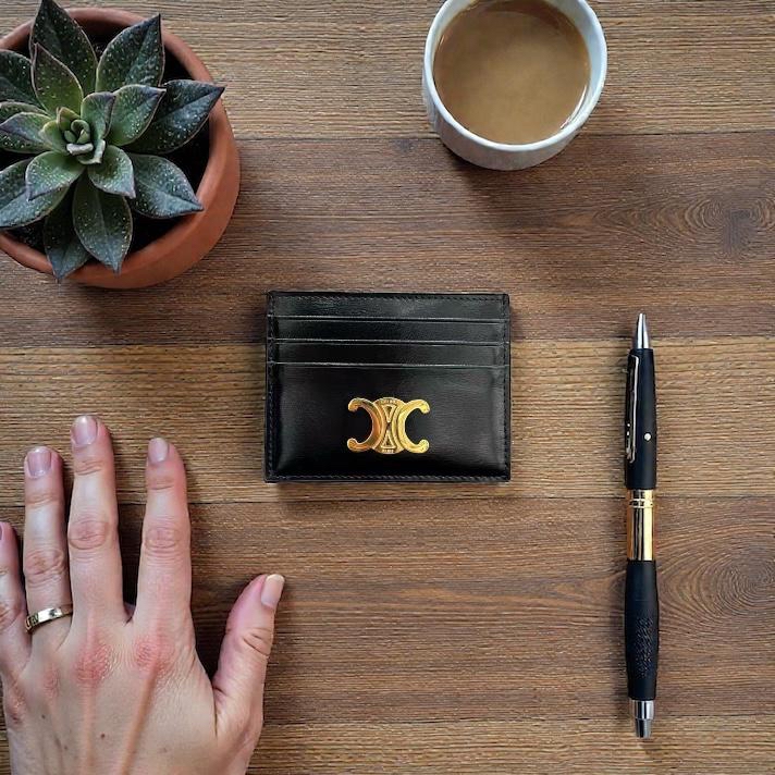 Unused-Celine Triomphe Card Holder Calfskin