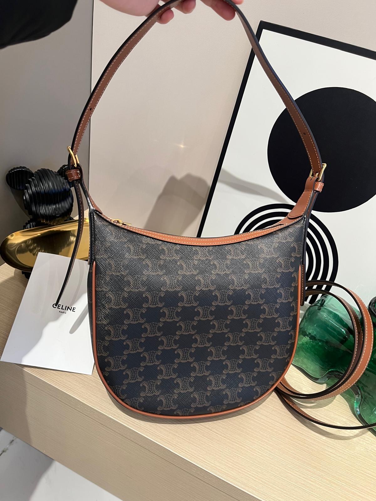 CELINE HELOISE HOBO 100%Authentic,98%new   ✅專門店收據✅2 Strap✅Dust bag 