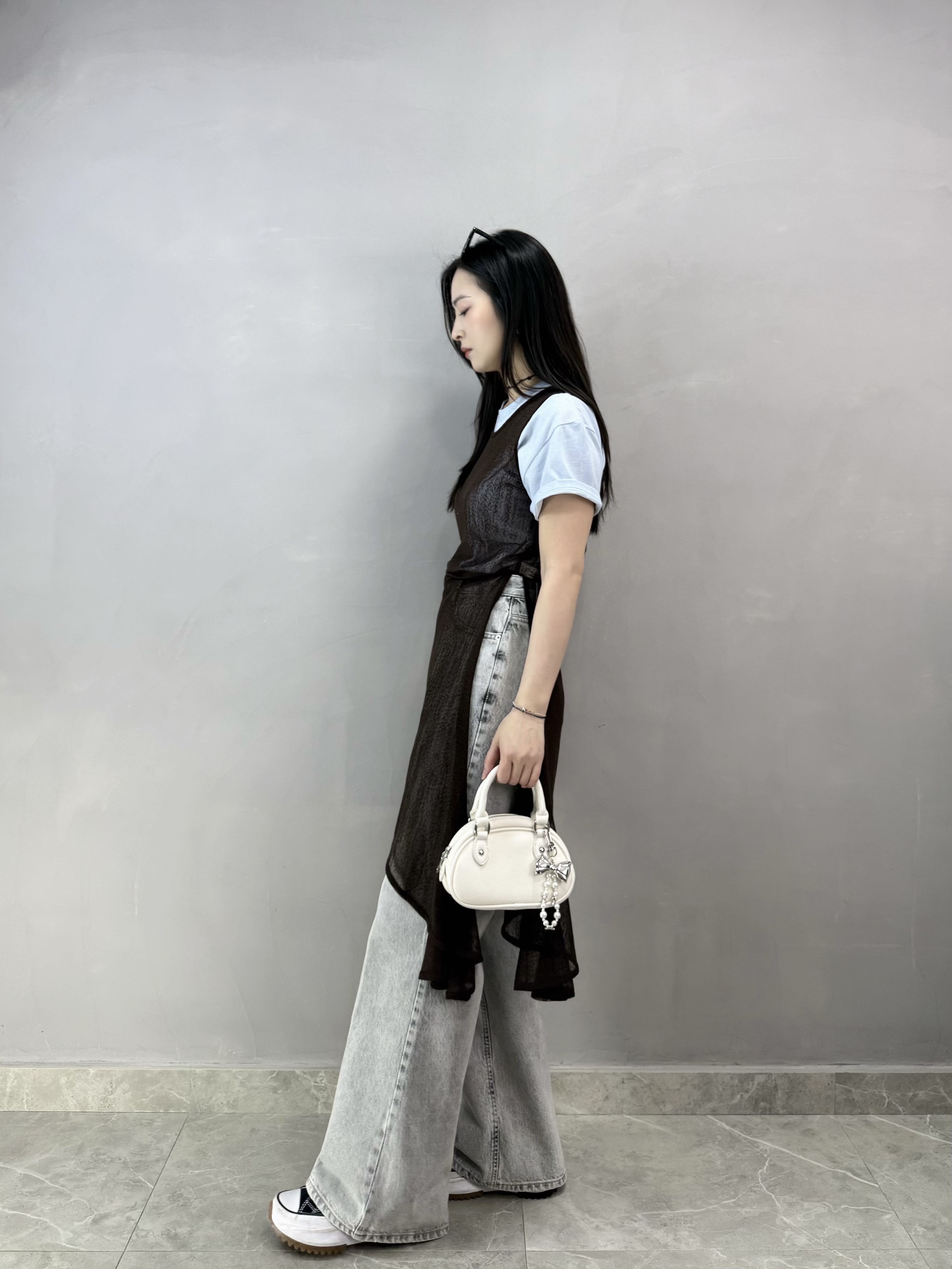 I77 洗水灰直腳牛仔褲