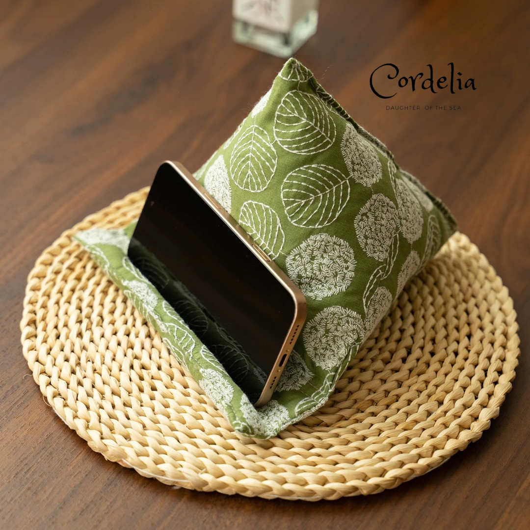 Cordelia森林之葉刺繡手機枕