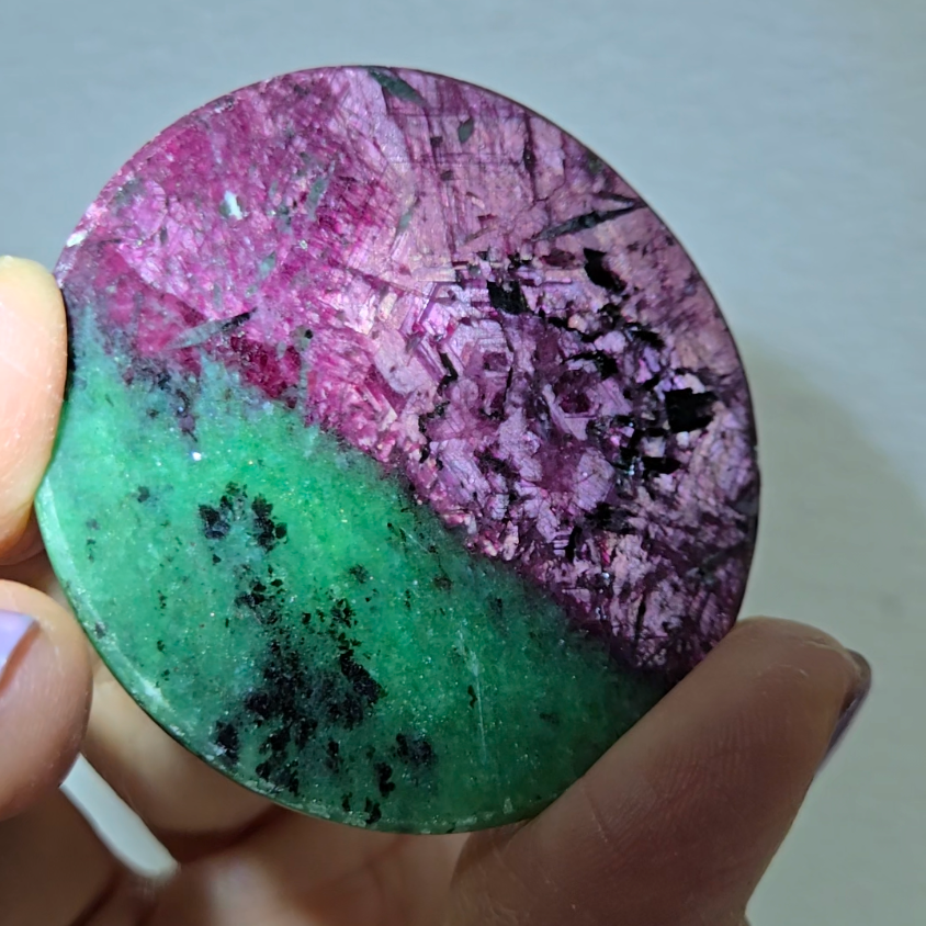 Ruby in zoisite cabochon with intense UV - RBY1