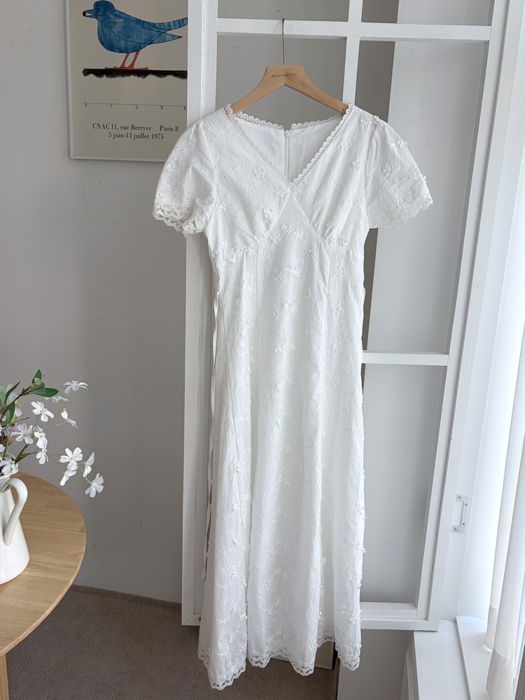 Aurelie Embroidered Dress (White)