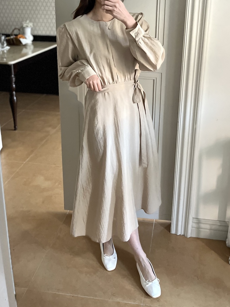 Pleated Yoke Detail Dress (Beige)