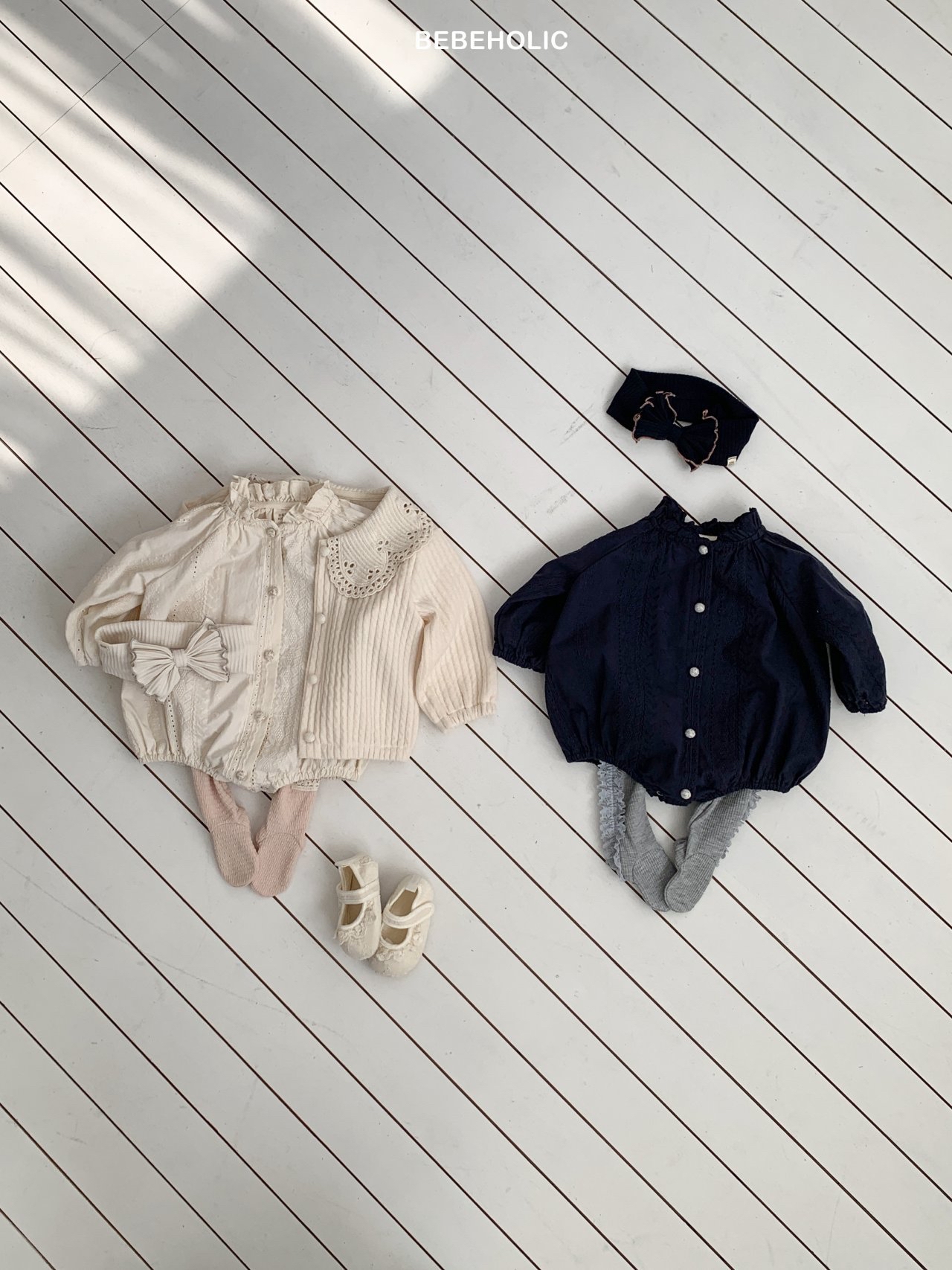 🌸預訂 韓國直送🌸🇰🇷BEBEHOLIC兩色提花刺繡花邊領長袖包屁衣