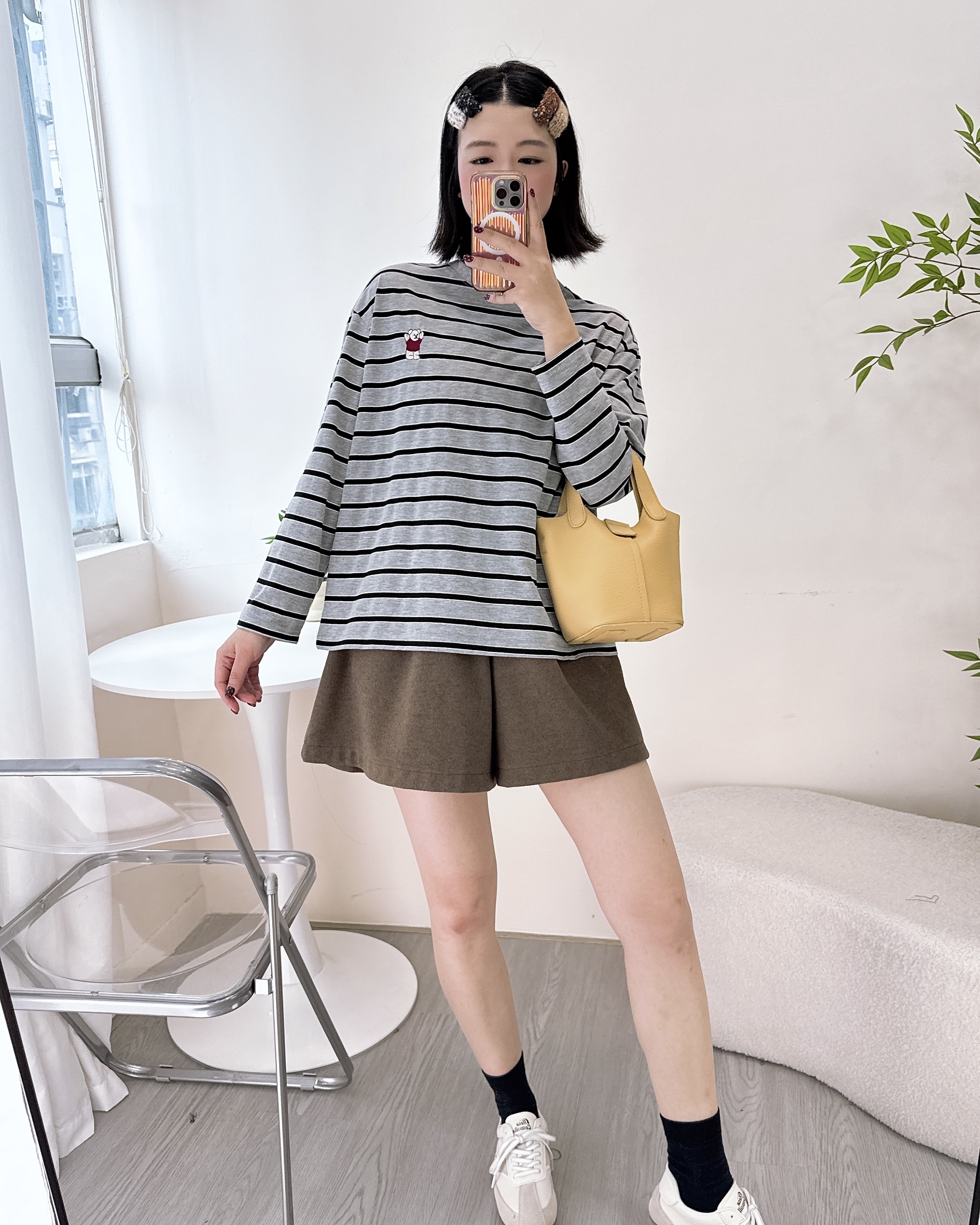 橫間刺繡熊仔薄上衣 2色